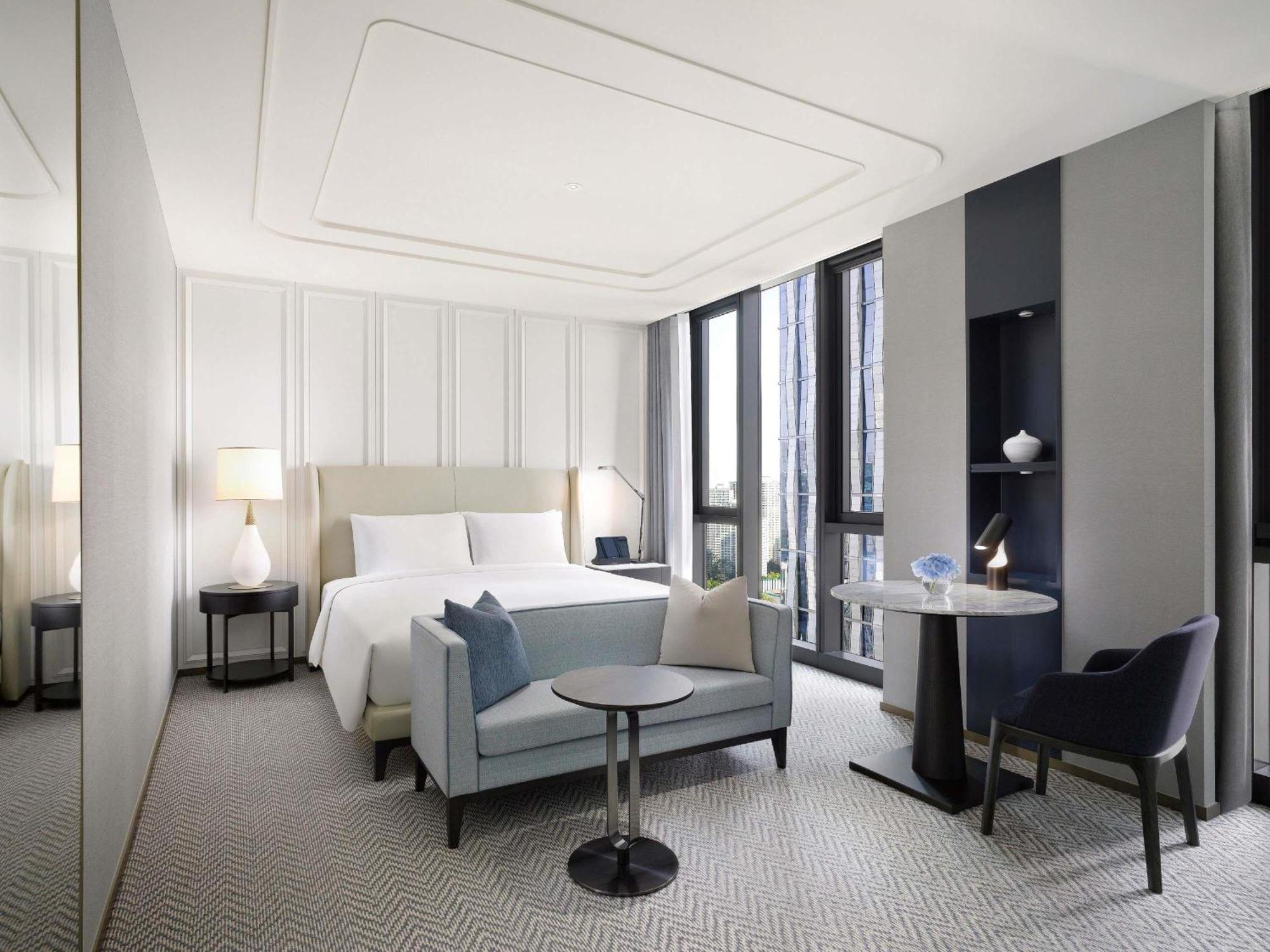 Luxury Room 1 King Size Bed