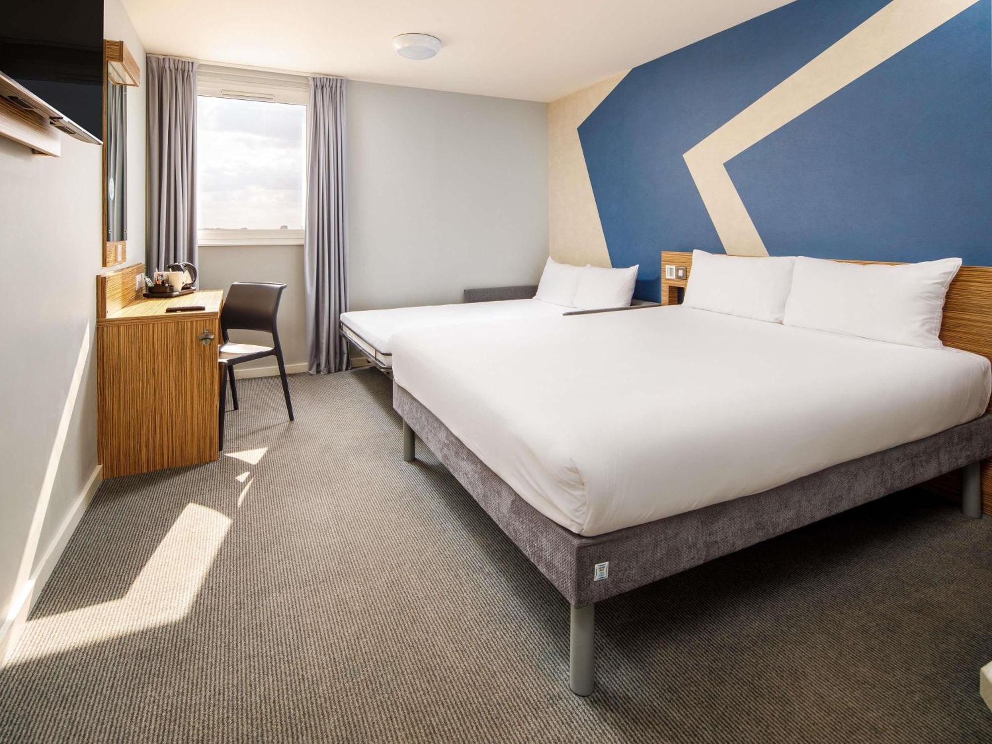 Standard Room Three Single Beds