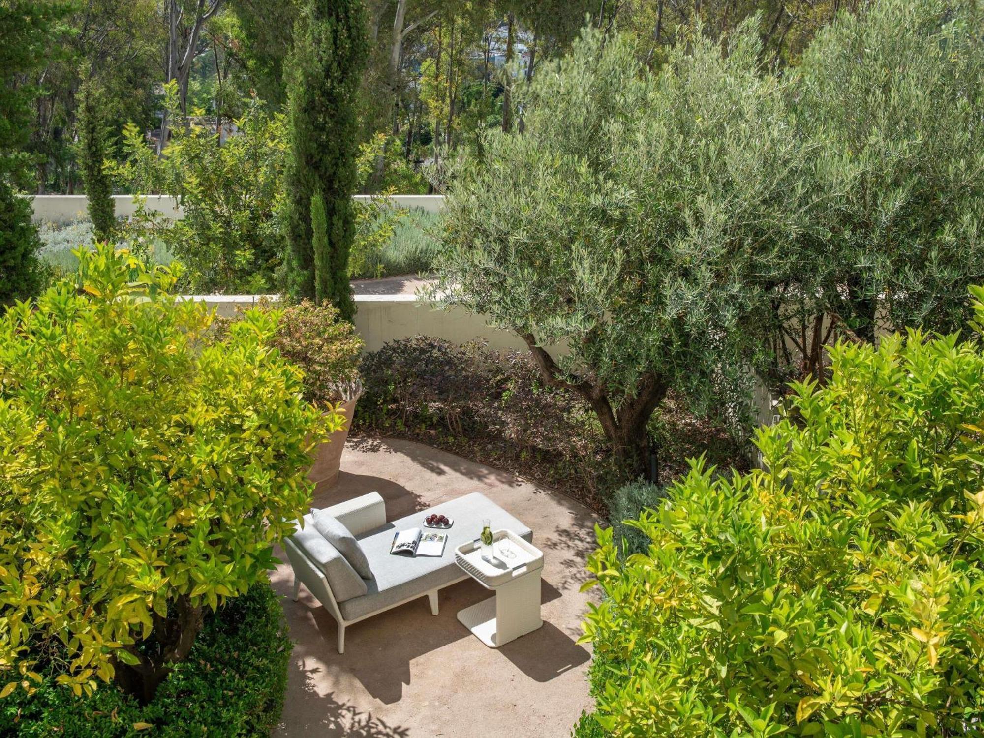 Signature King Room Private Garden