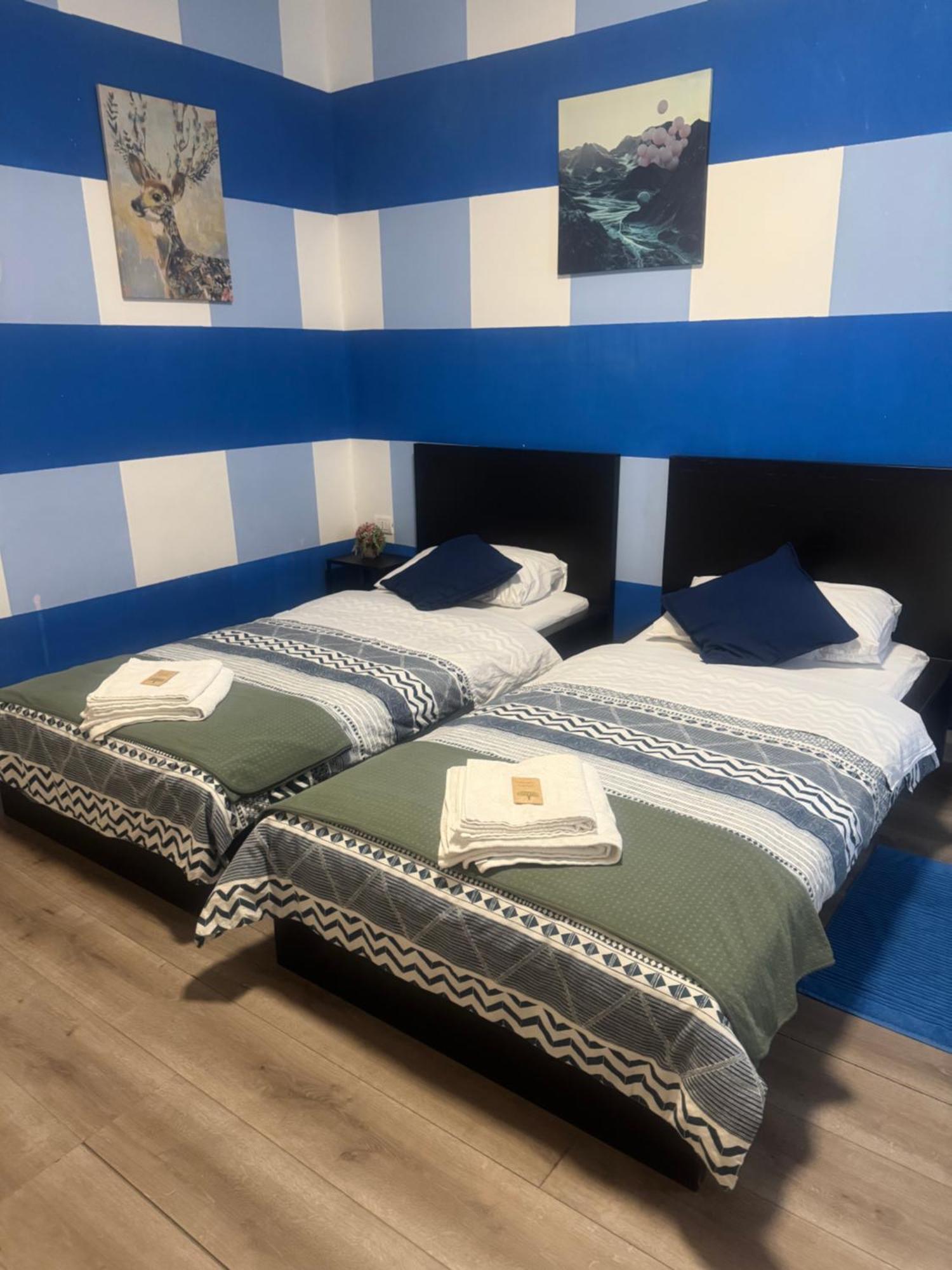 Twin Room,1772569736:JPEG