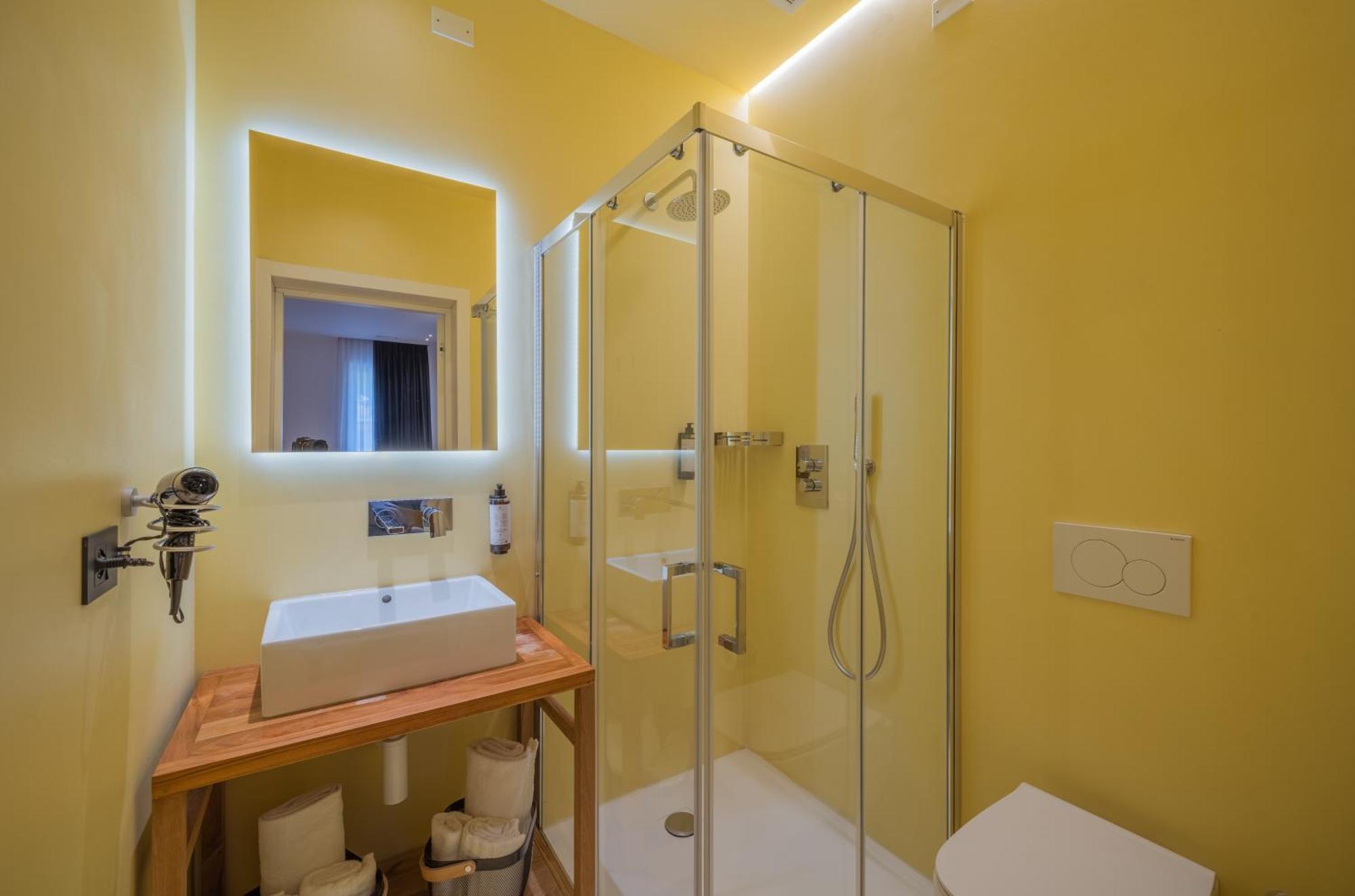 Double Room Private Bathroom