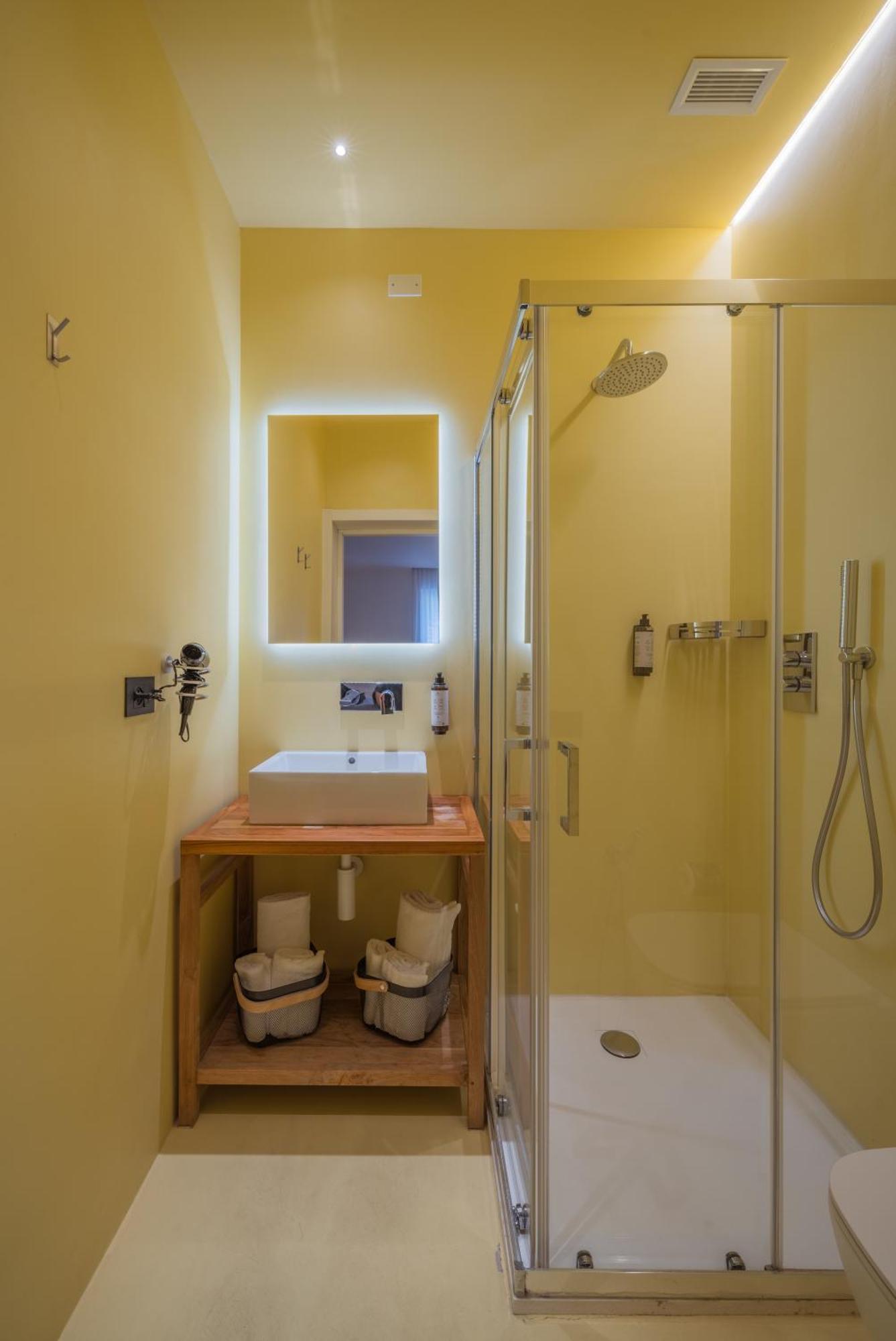 Double Room Private Bathroom
