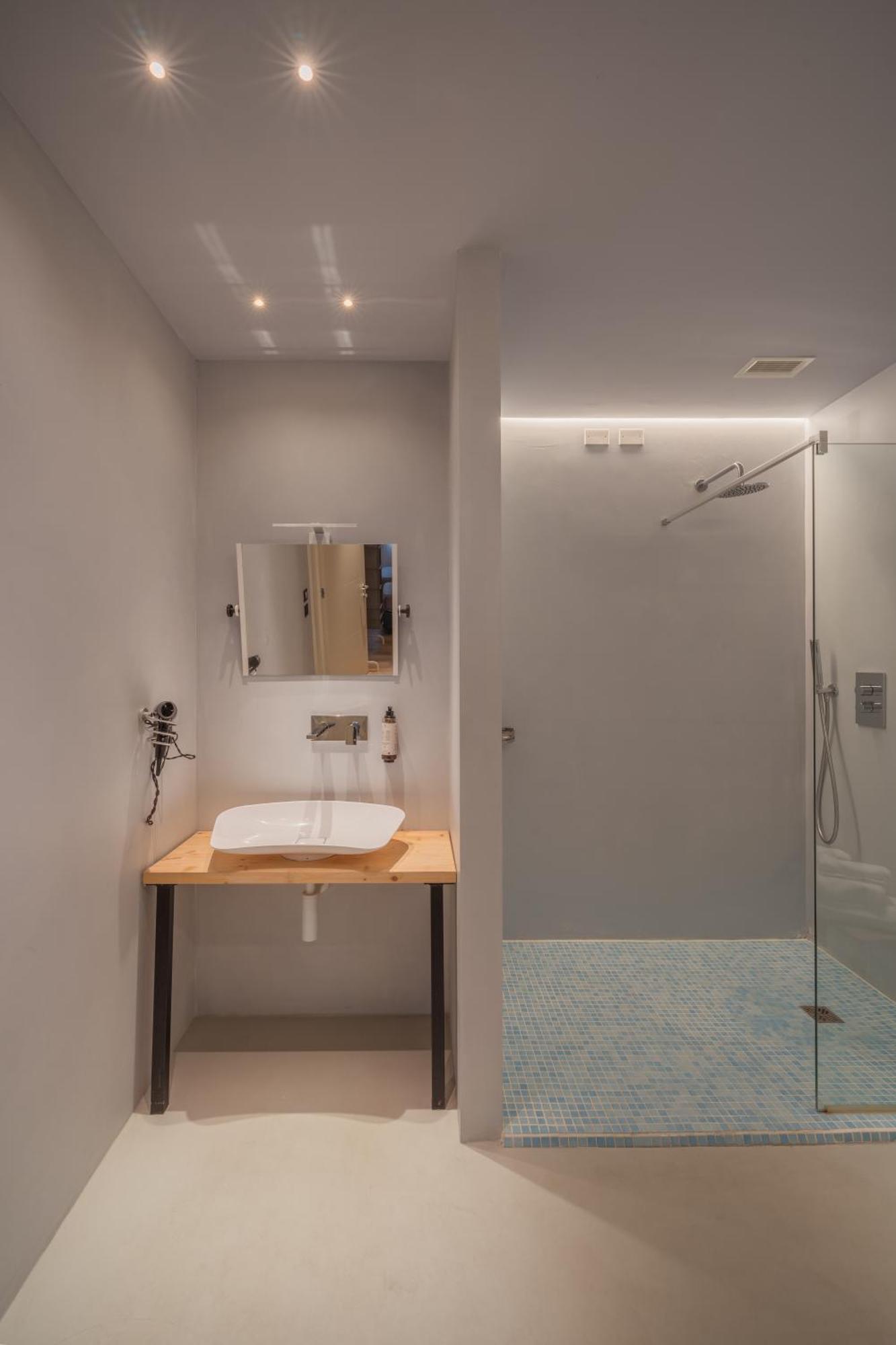 Twin Room Private Bathroom