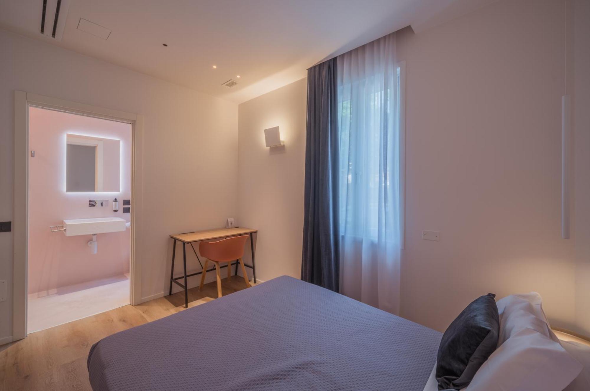 Double Room Private Bathroom