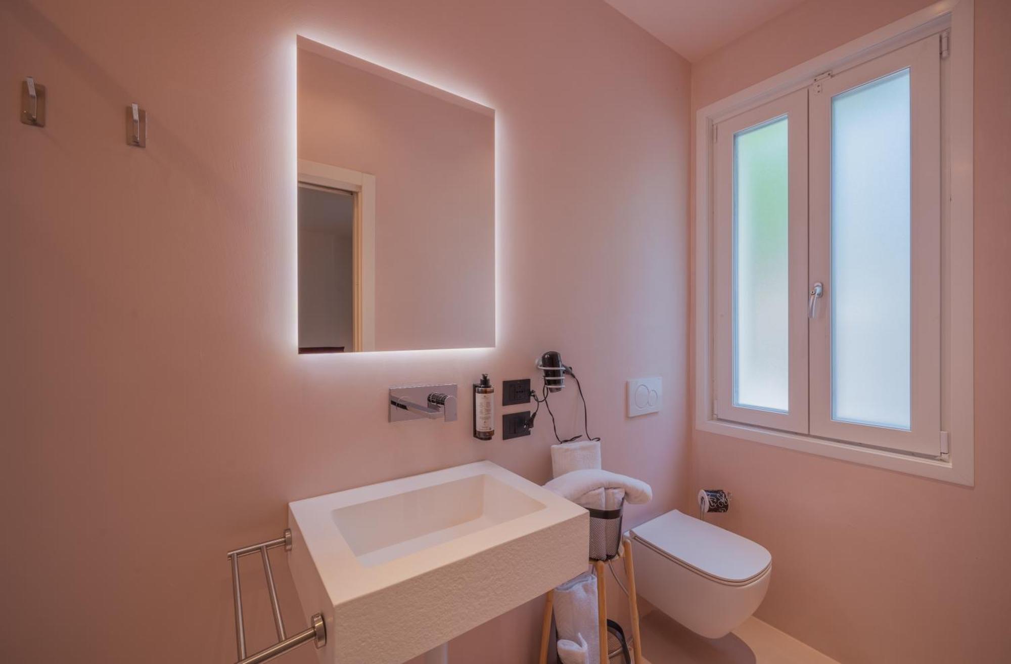 Double Room Private Bathroom