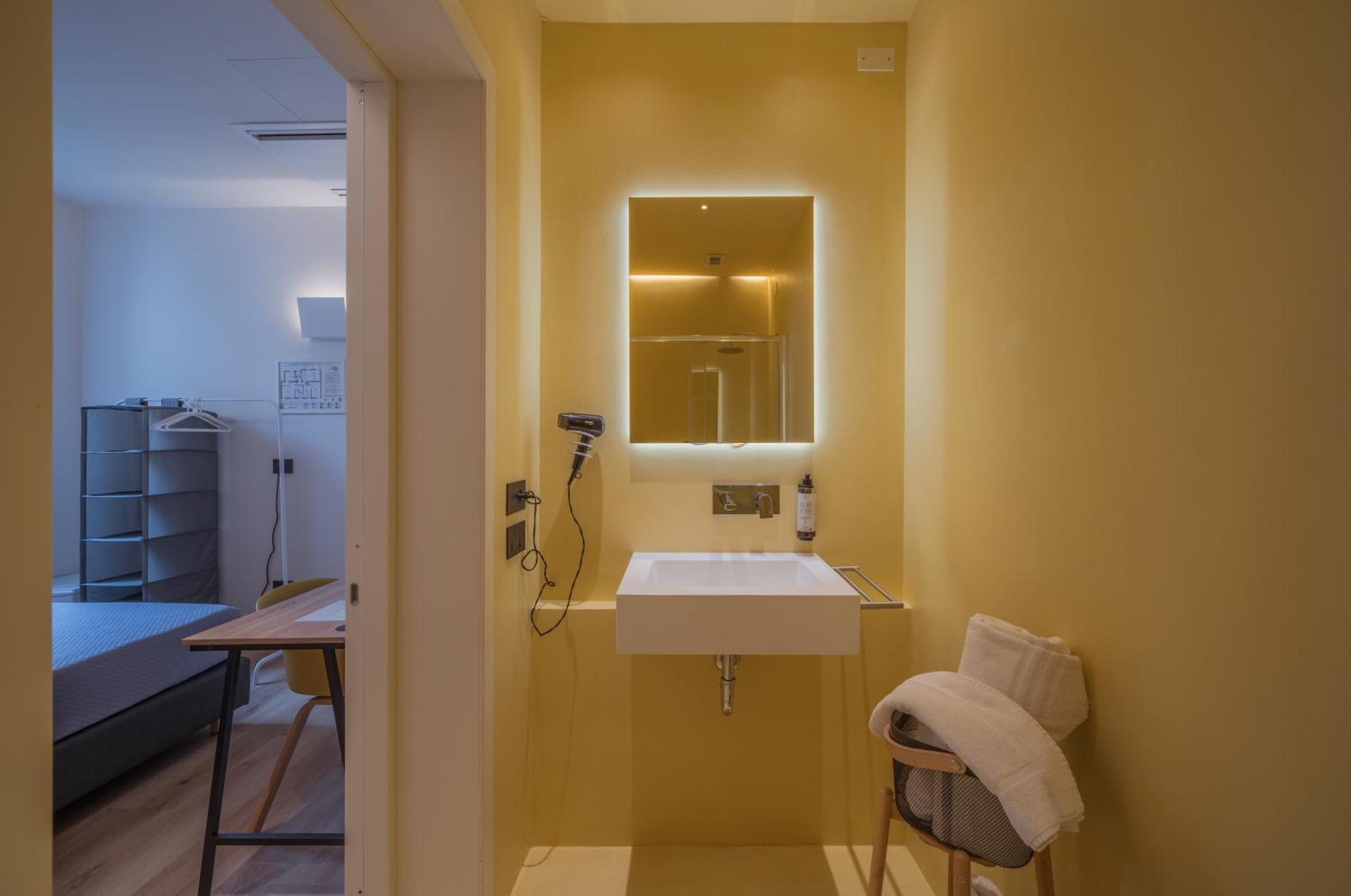 Double Room Private Bathroom
