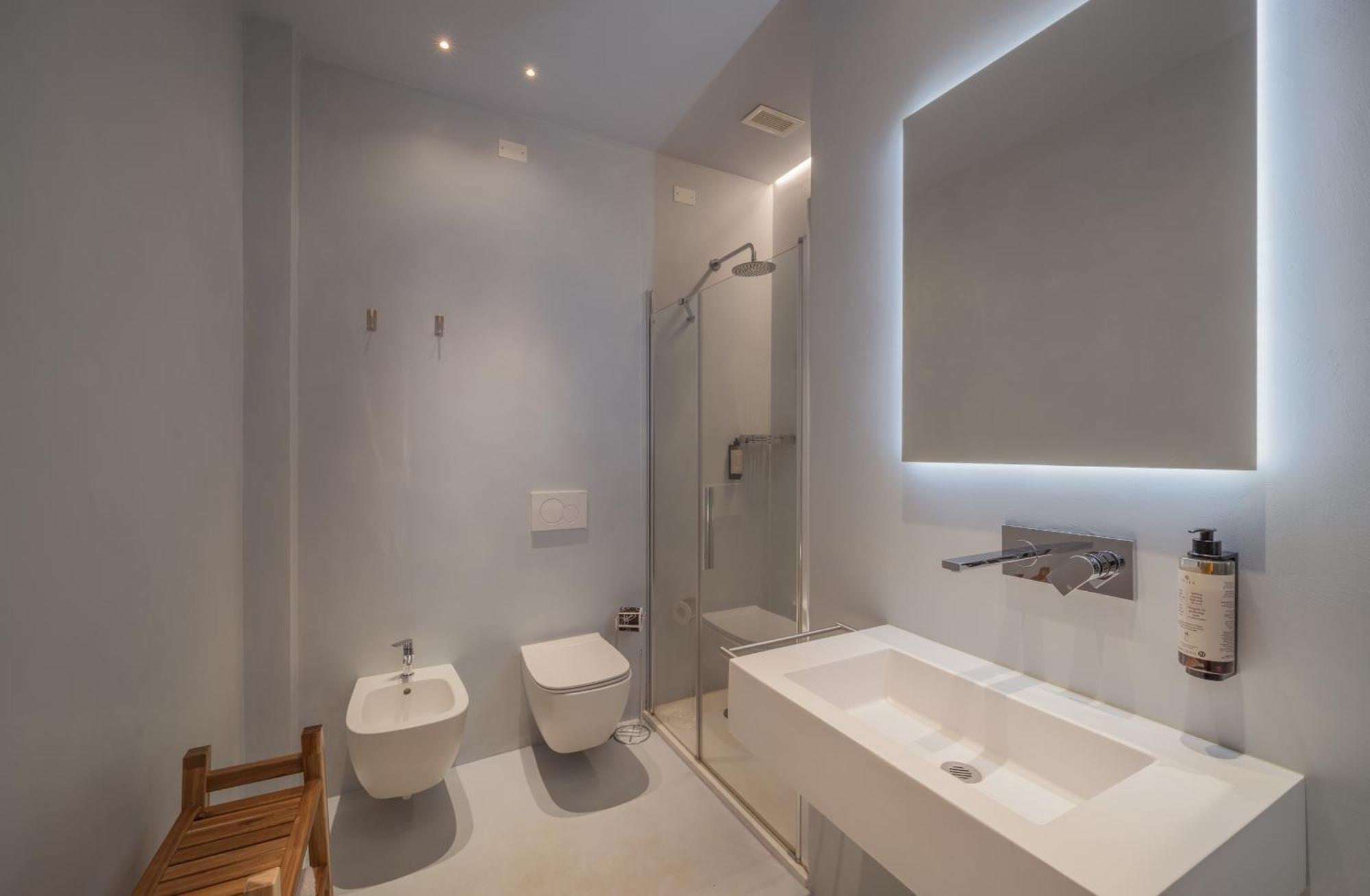 Double Room Private Bathroom