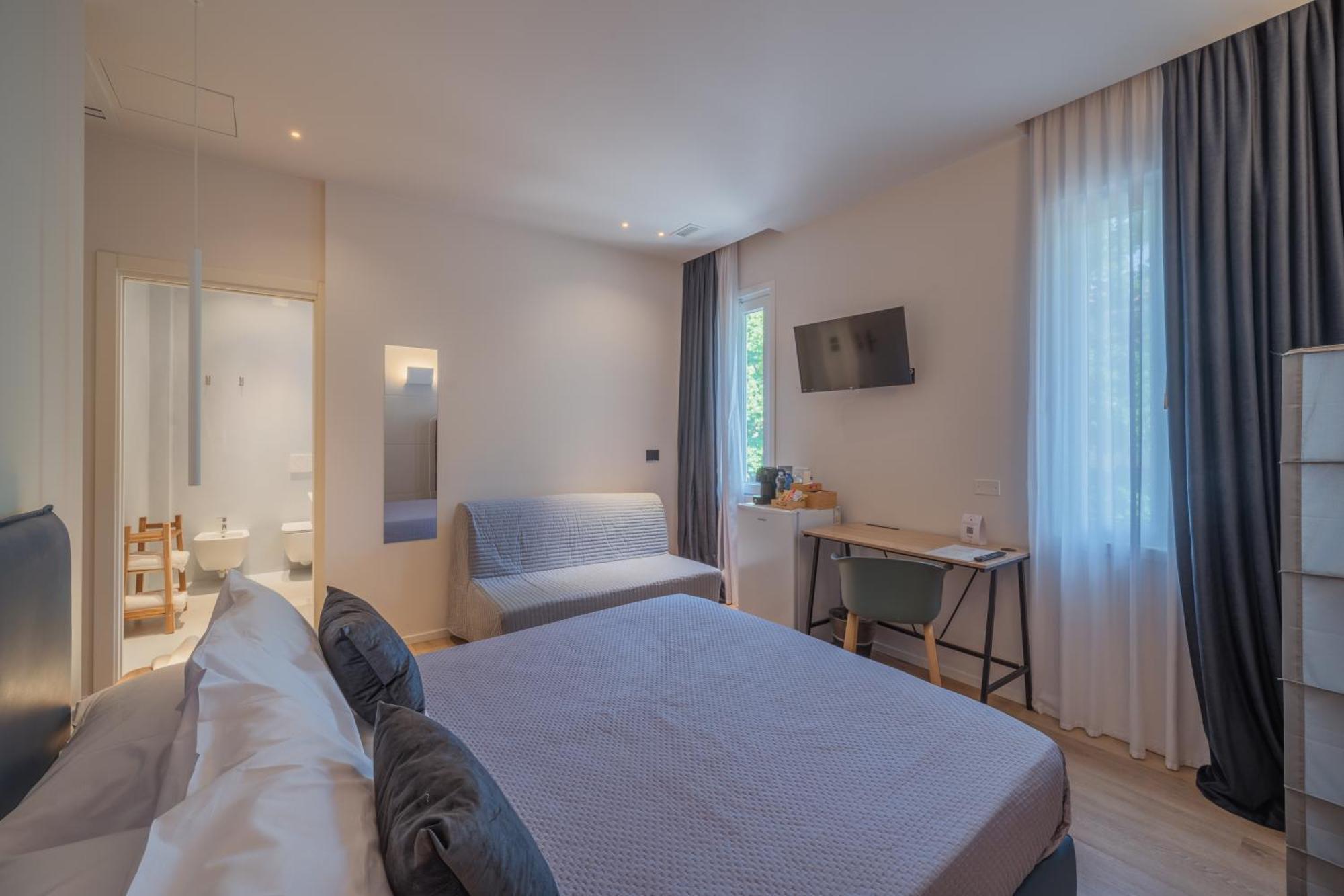 Double Room Private Bathroom
