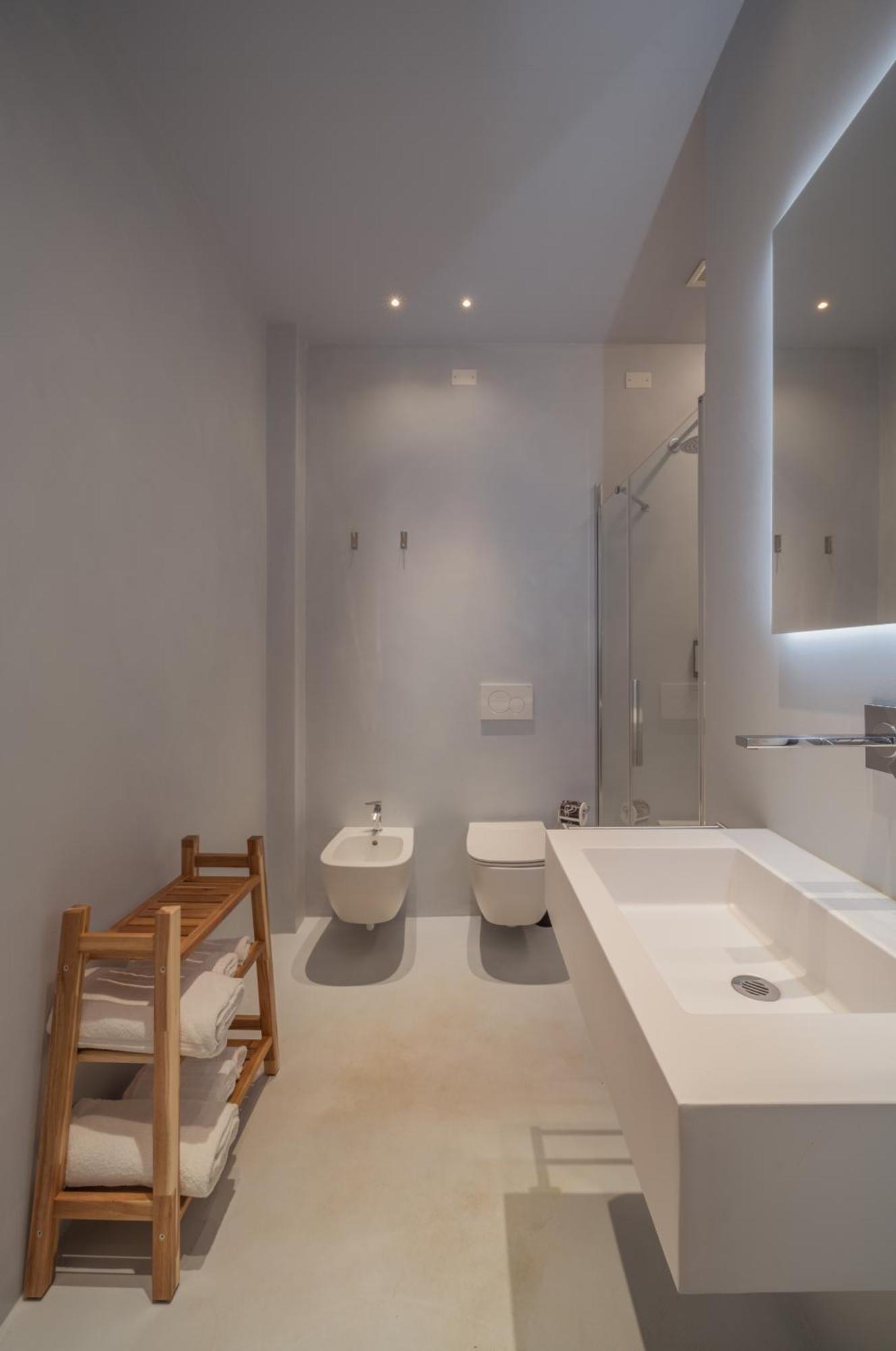 Double Room Private Bathroom