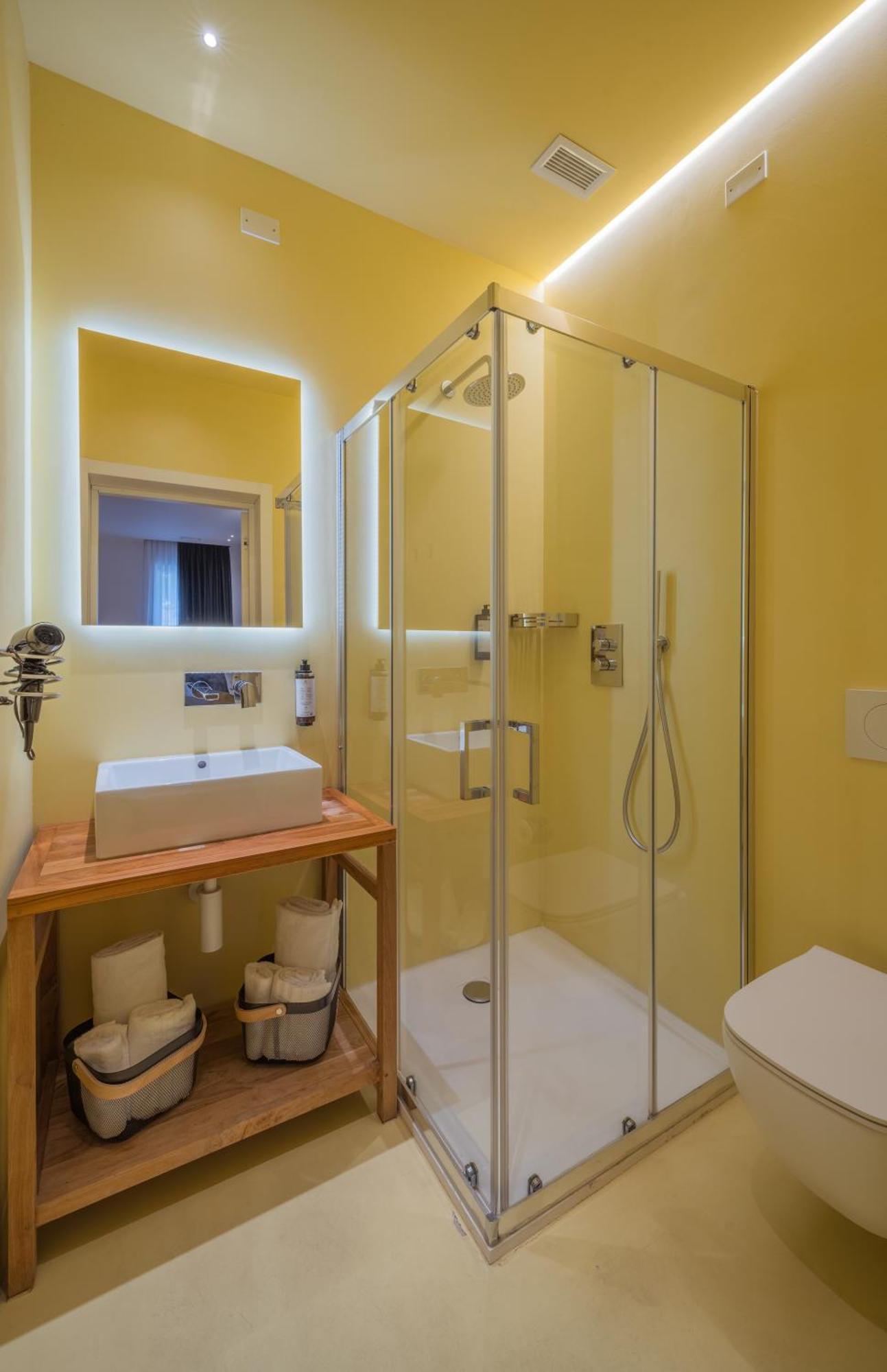 Double Room Private Bathroom