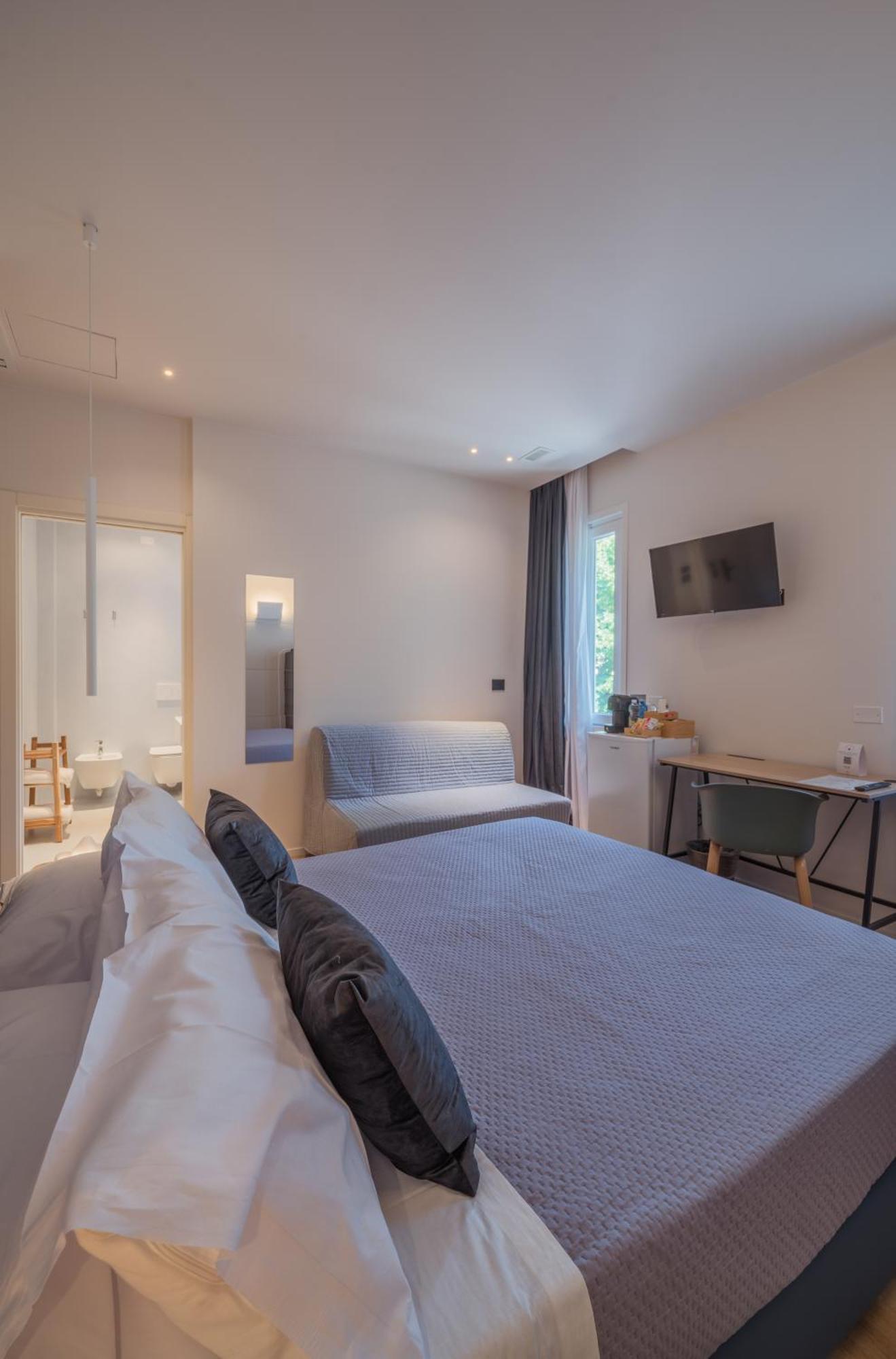Double Room Private Bathroom