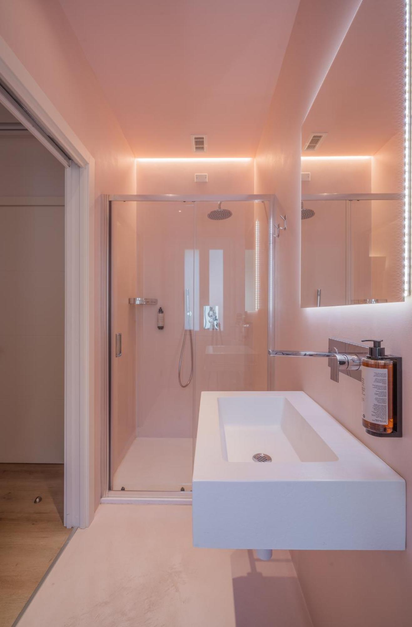 Double Room Private Bathroom