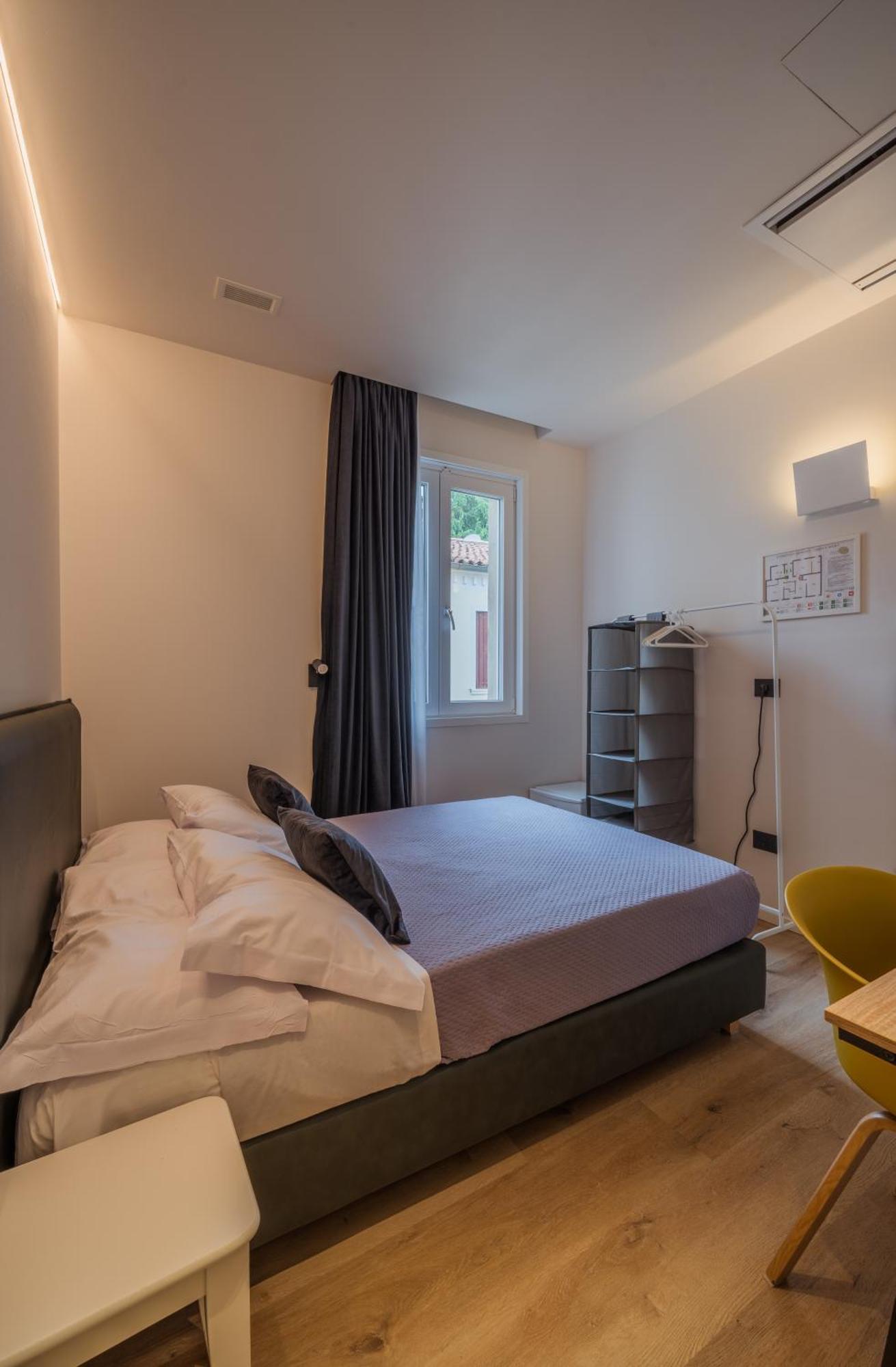 Double Room Private Bathroom