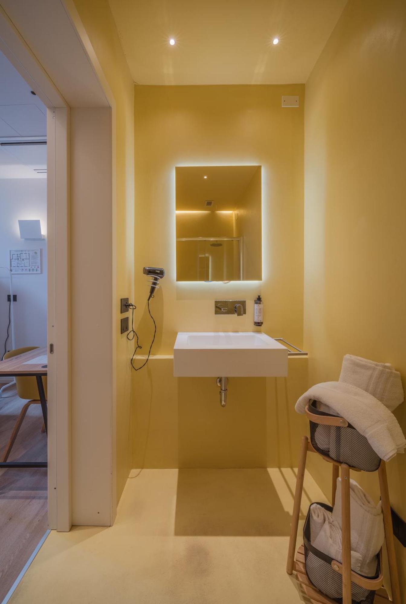 Double Room Private Bathroom