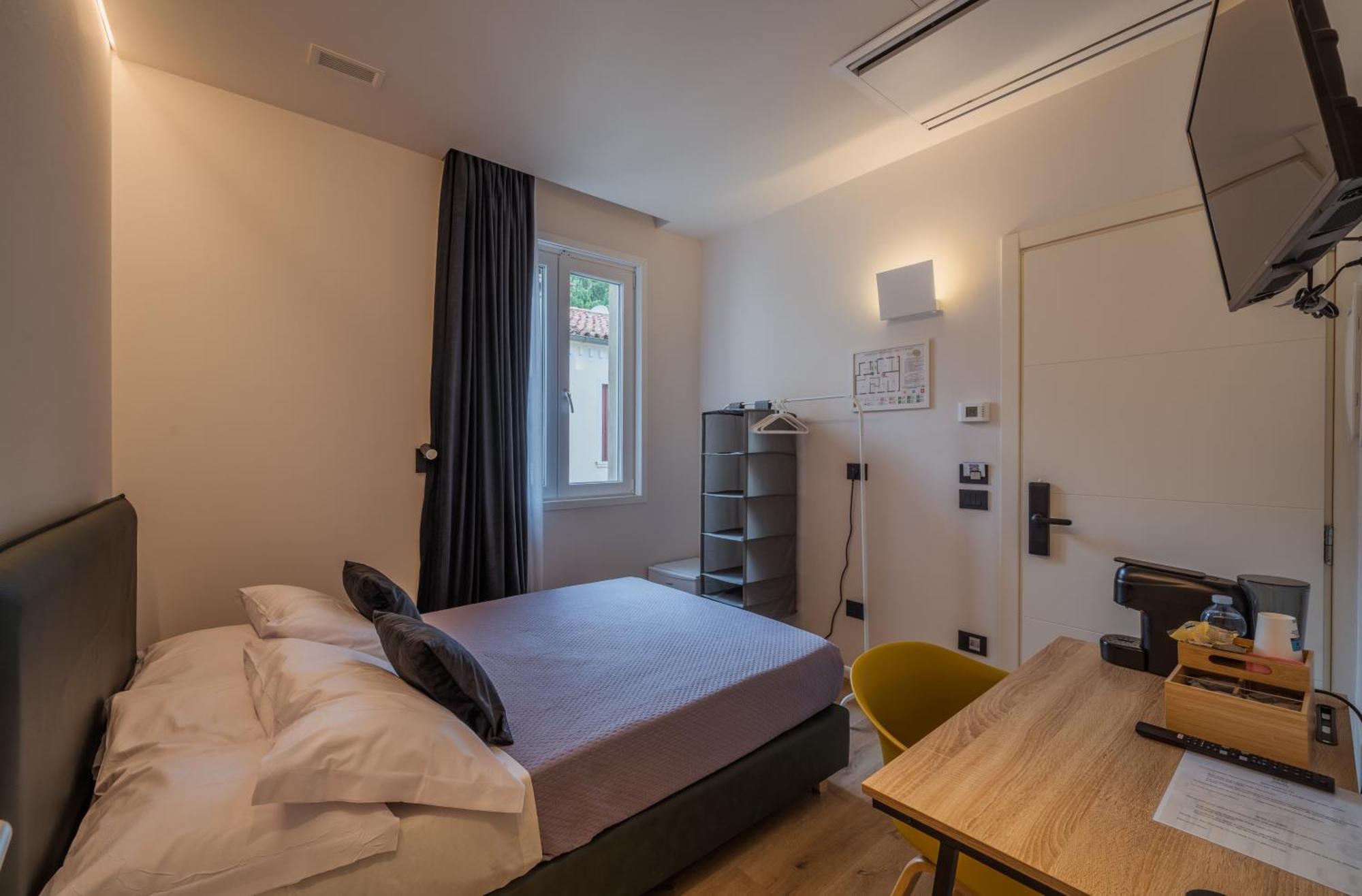 Double Room Private Bathroom