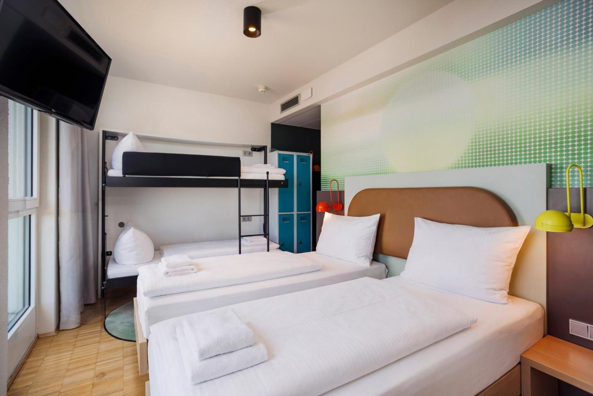 Bed 4-Bed Mixed Dormitory Room