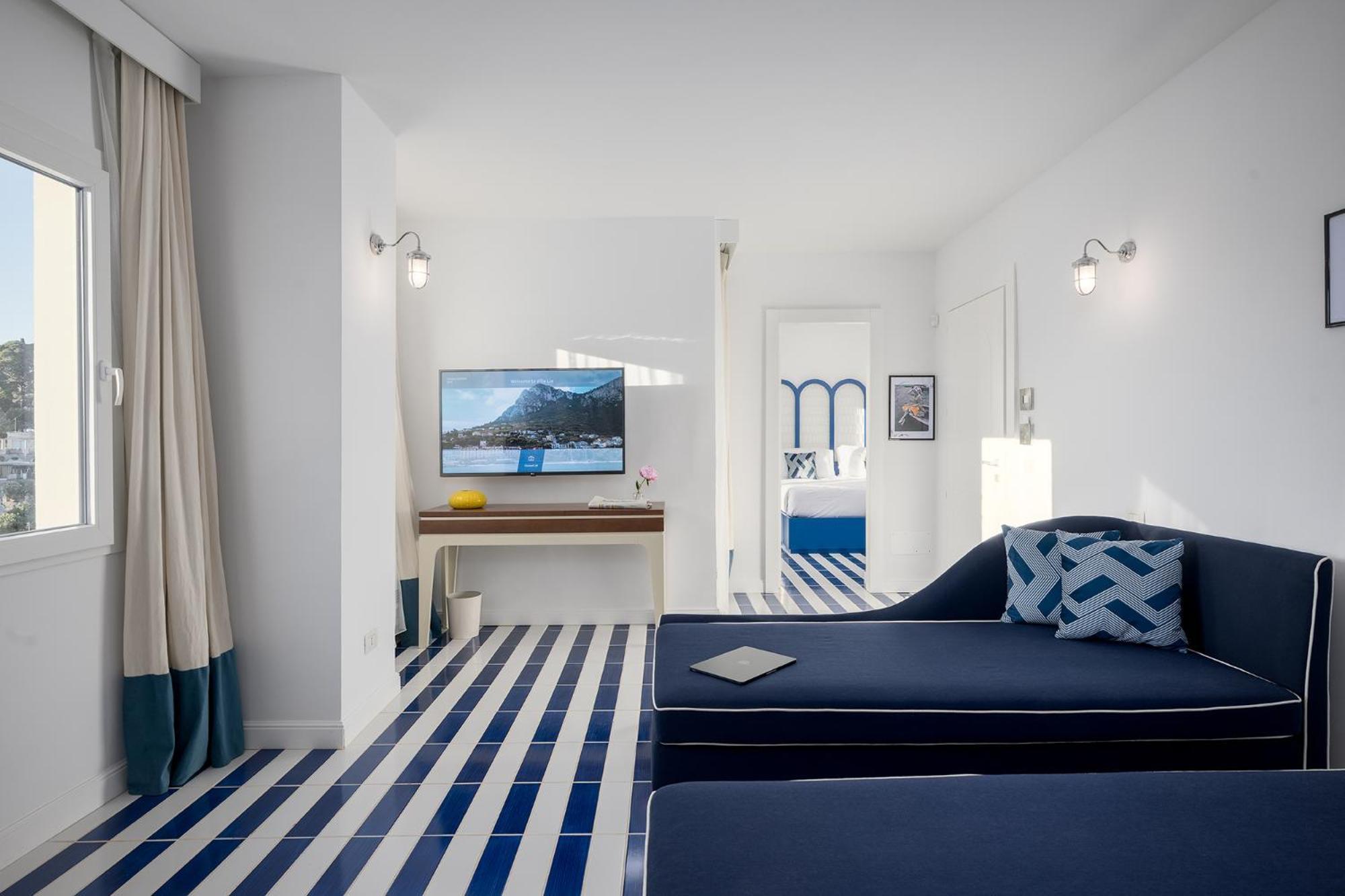 Deluxe Suite Jacuzzi Sea View