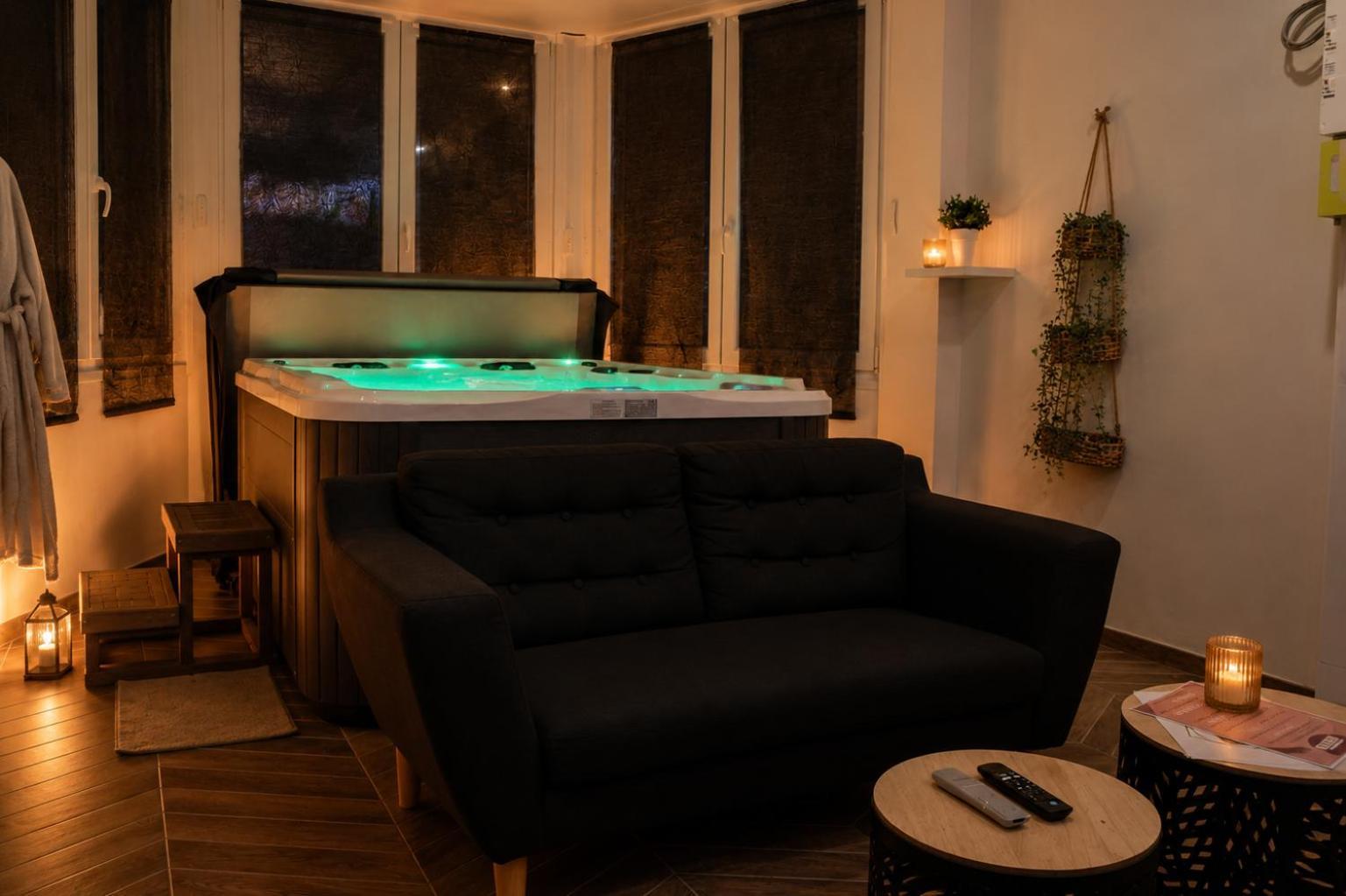 Chambre Lit Queen-Size avec Baignoire Spa