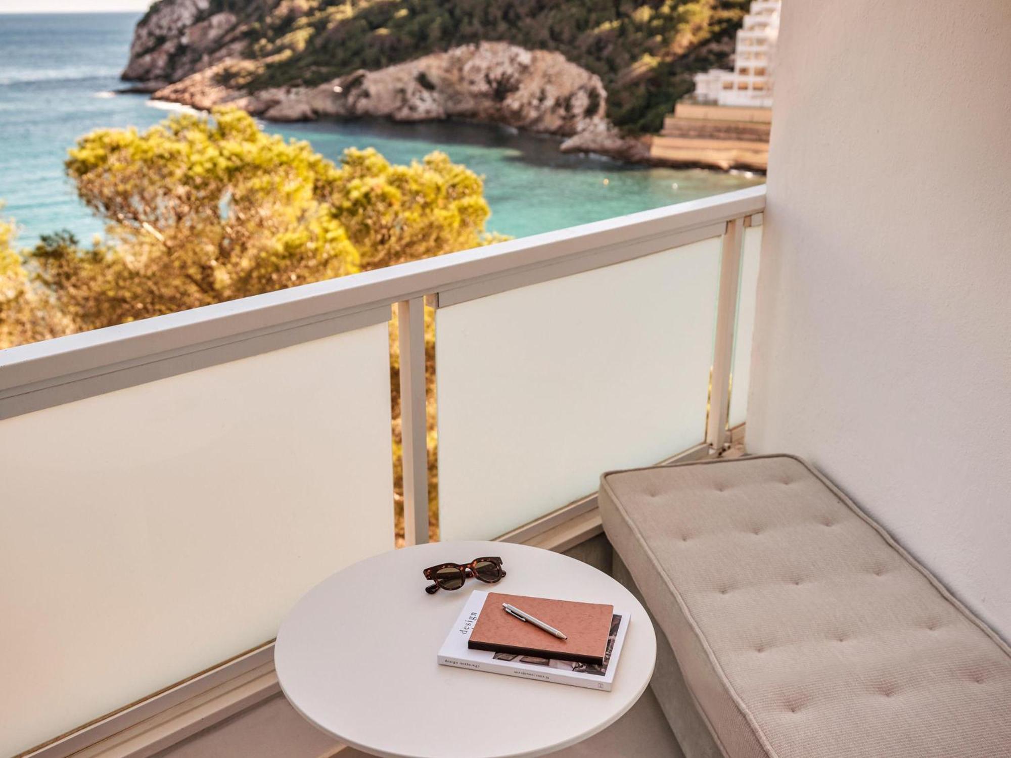 One-Bedroom Suite with Sea View
