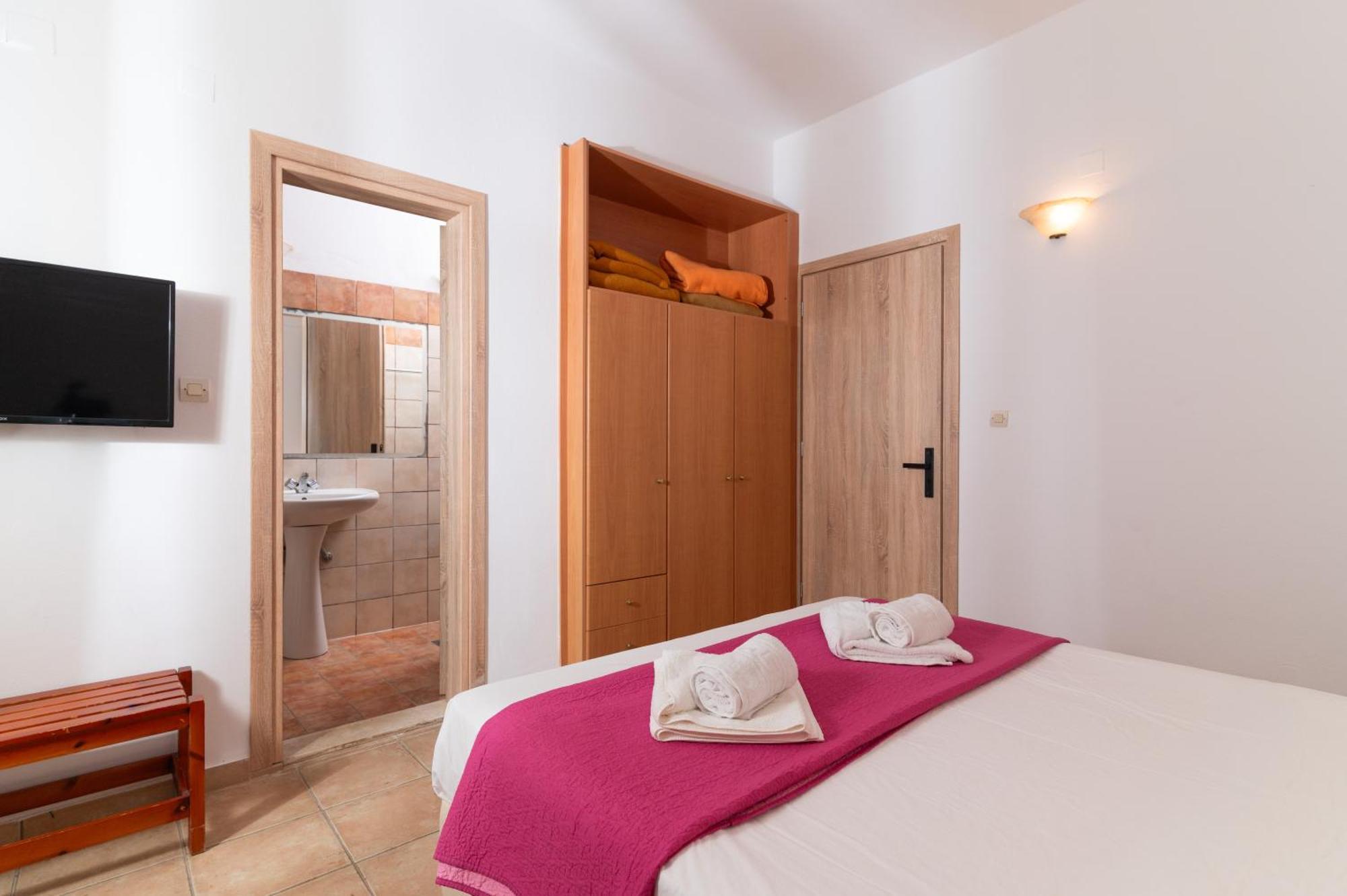 Two-Bedroom Apartment the Annex Directly Opposite the Main Building
