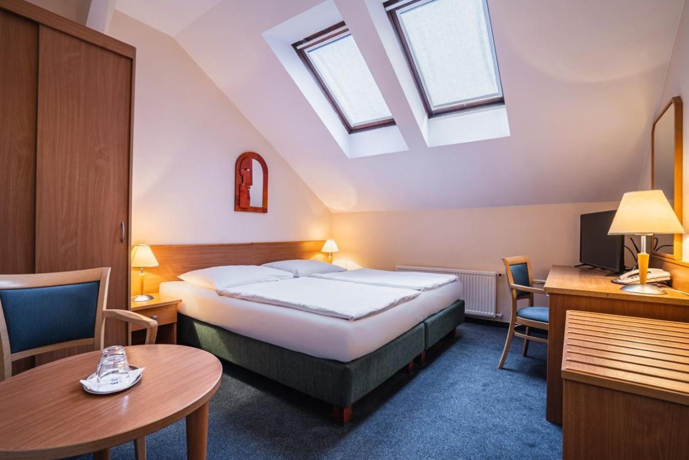 Double or Twin Room Air Conditioning