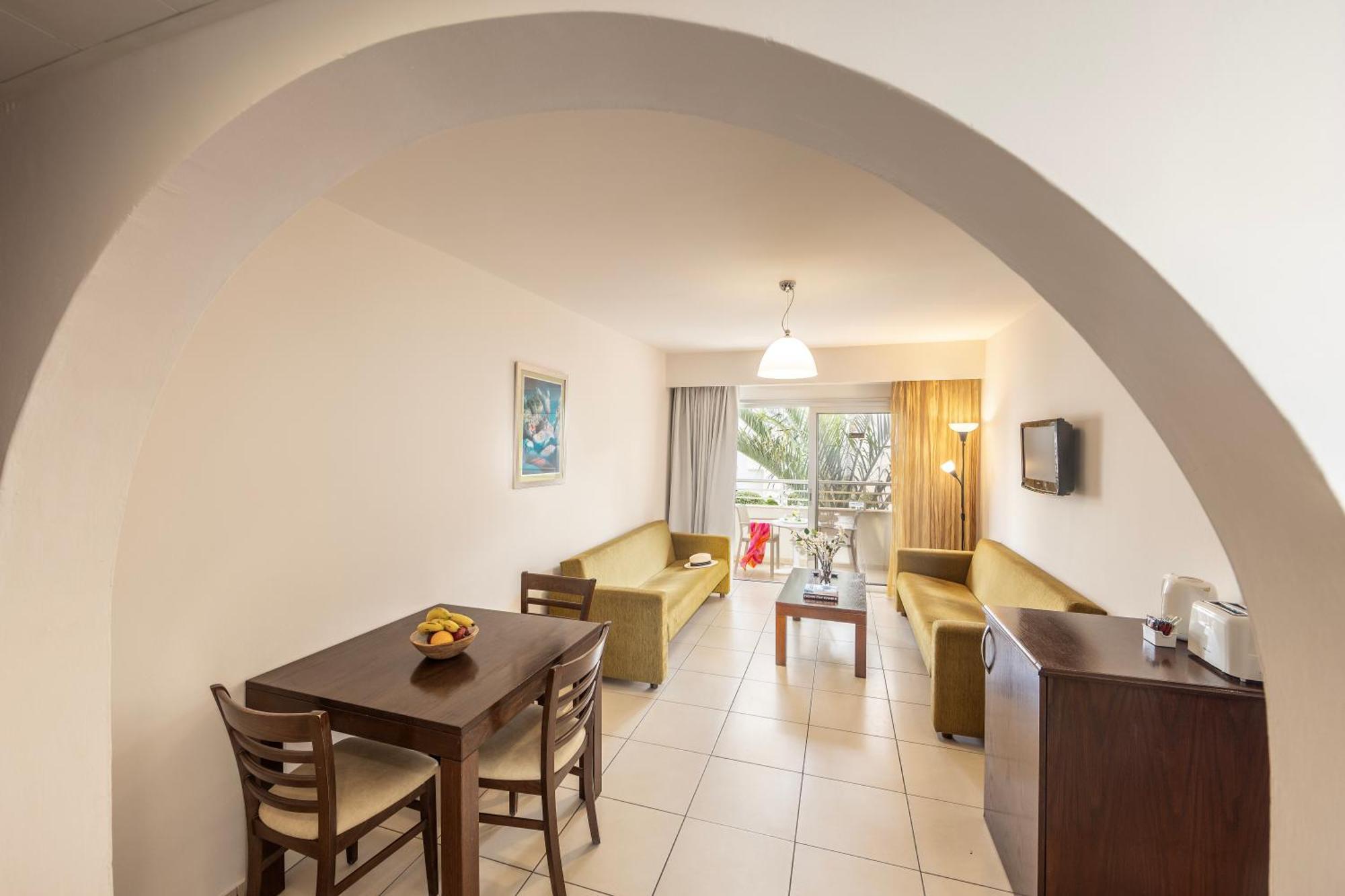Superior One-Bedroom Apartment