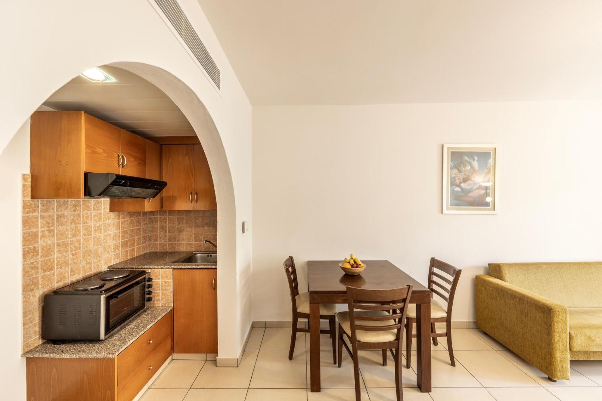 Superior One-Bedroom Apartment