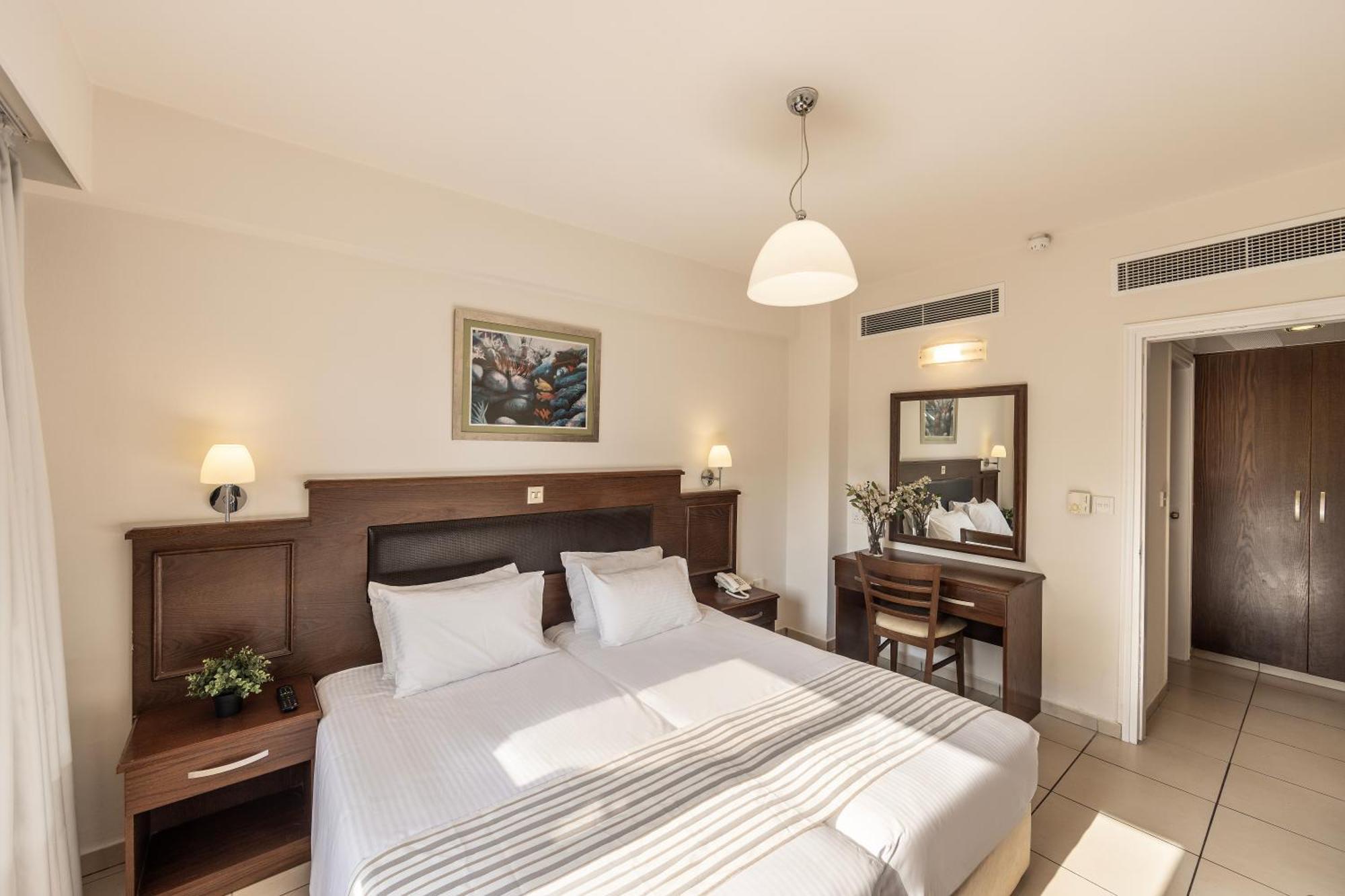 Superior One-Bedroom Apartment
