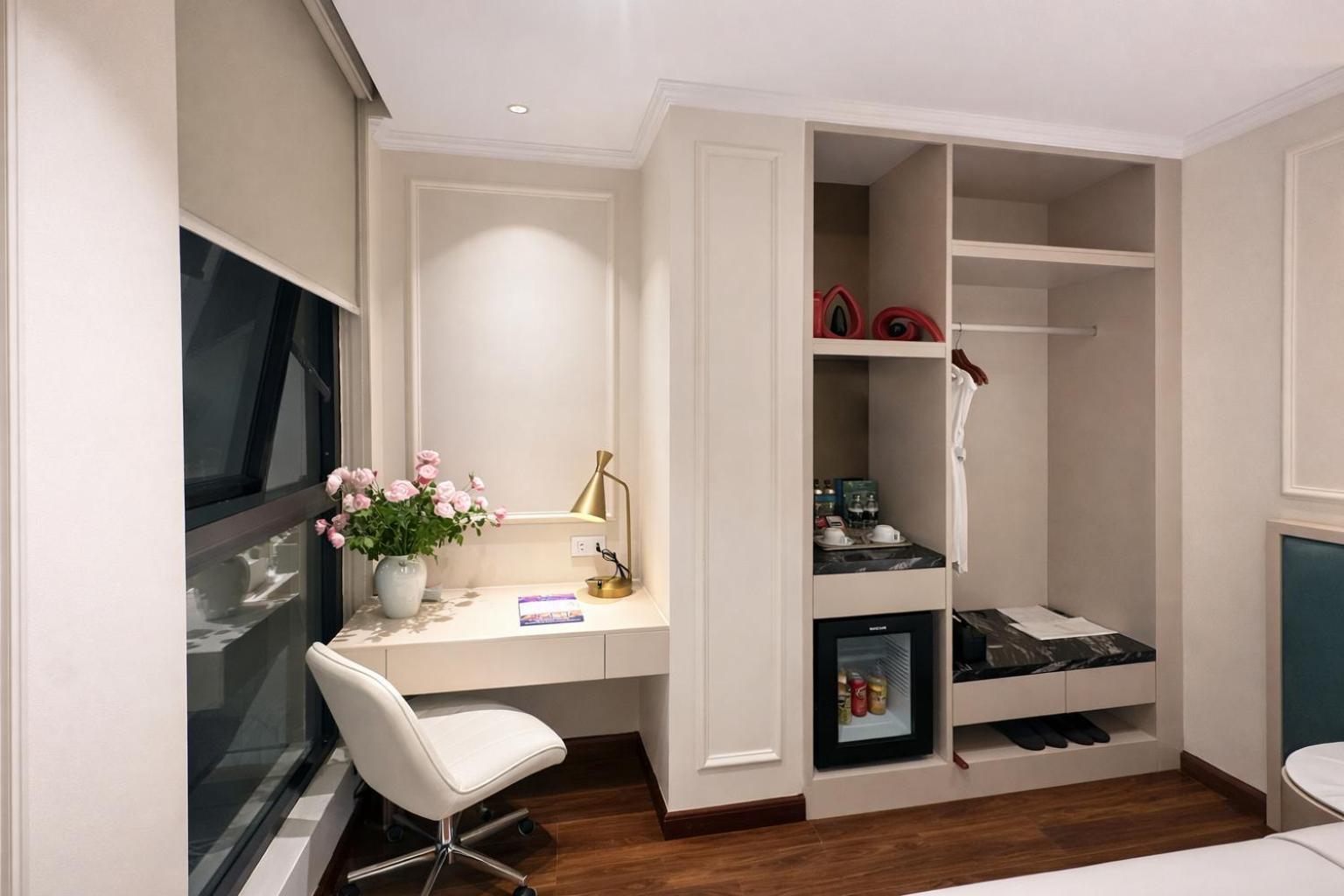 Deluxe Internal Window