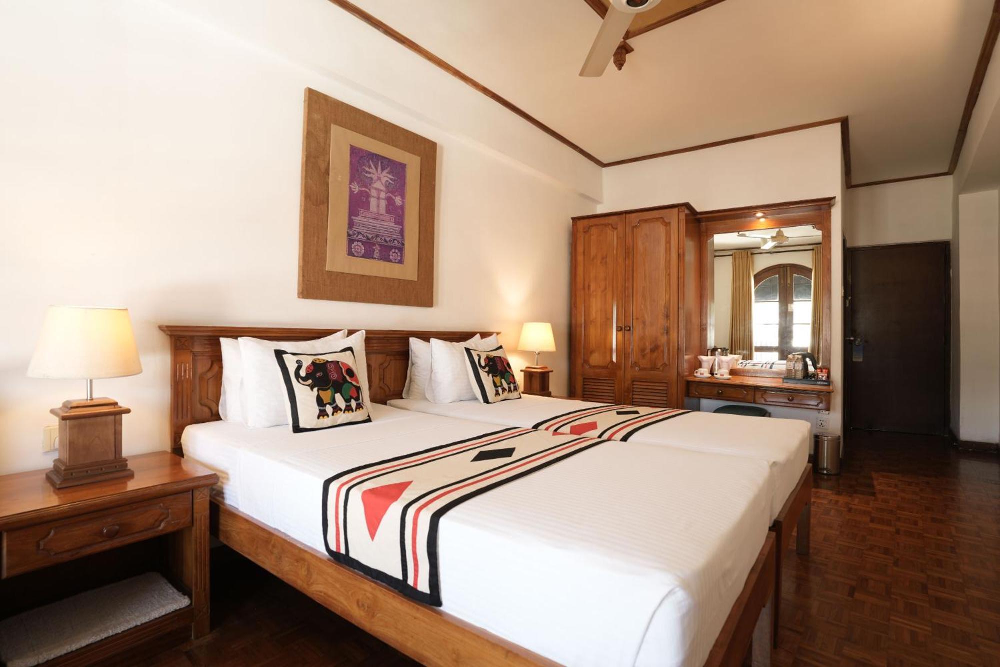 Deluxe Twin or Double Room on Food & Beverage