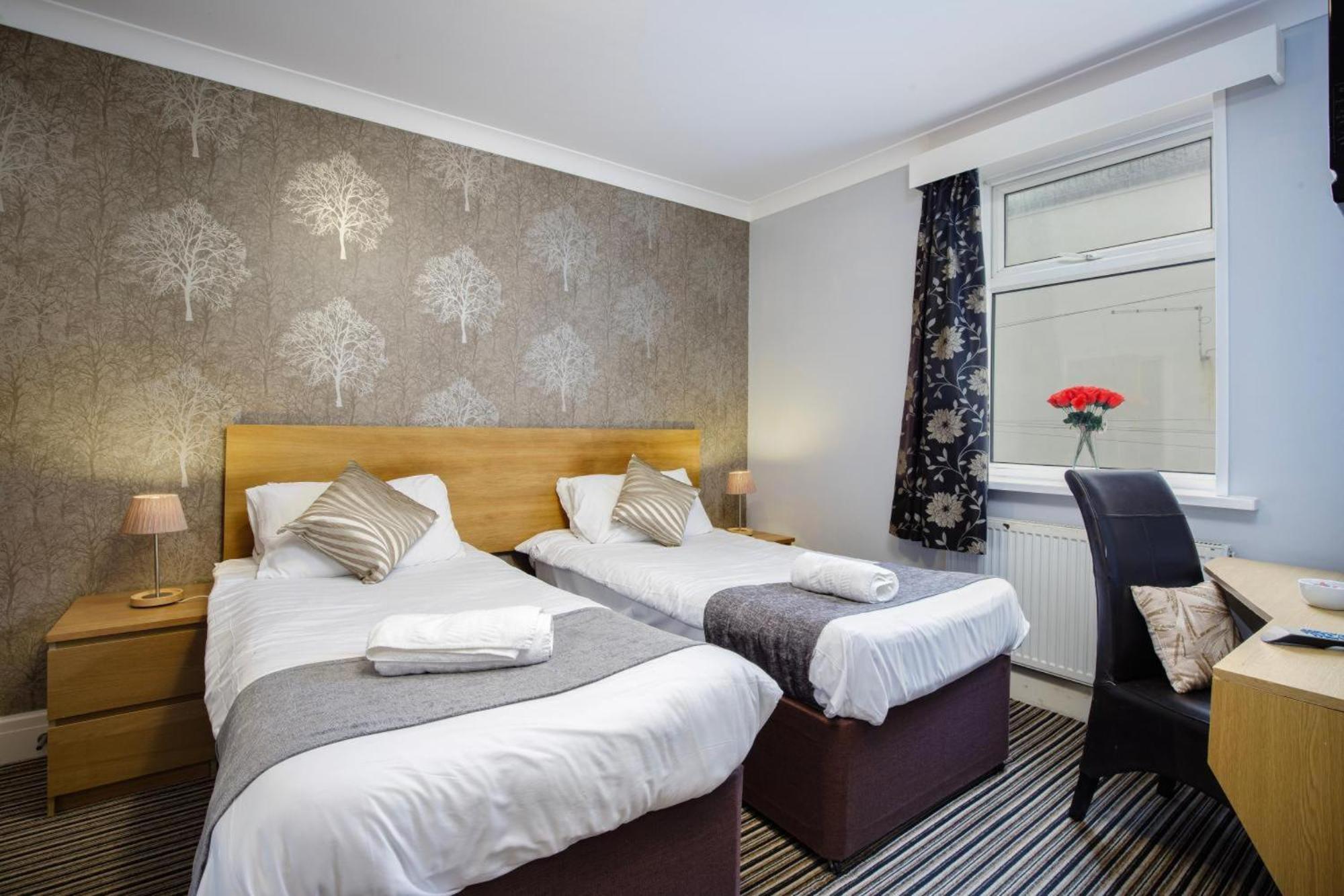 Twin Room,1772954028:JPEG