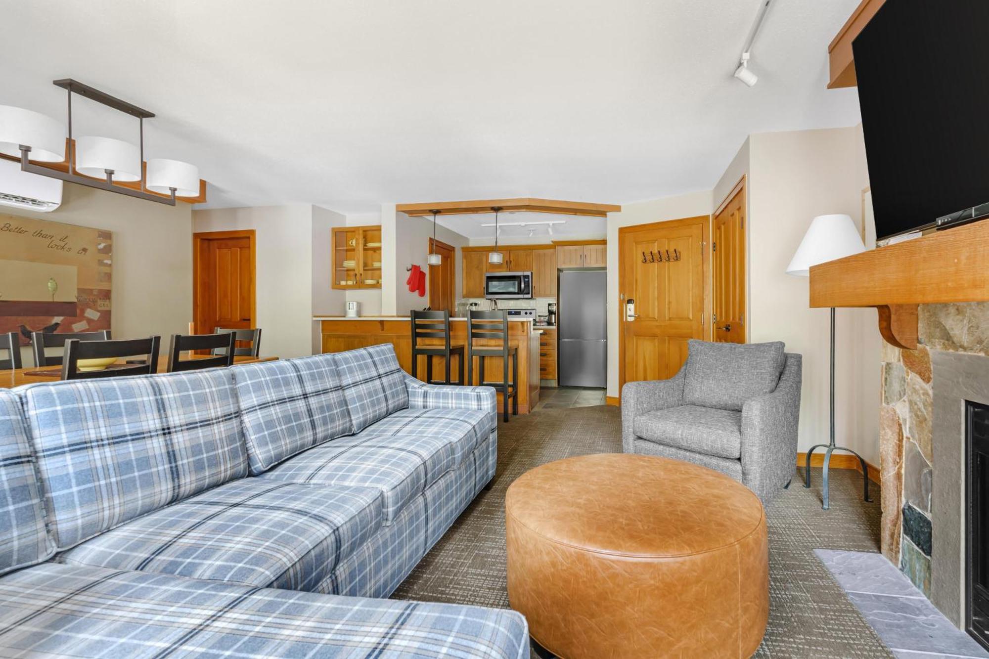 One-Bedroom Connecting King Suite Sofa Bed