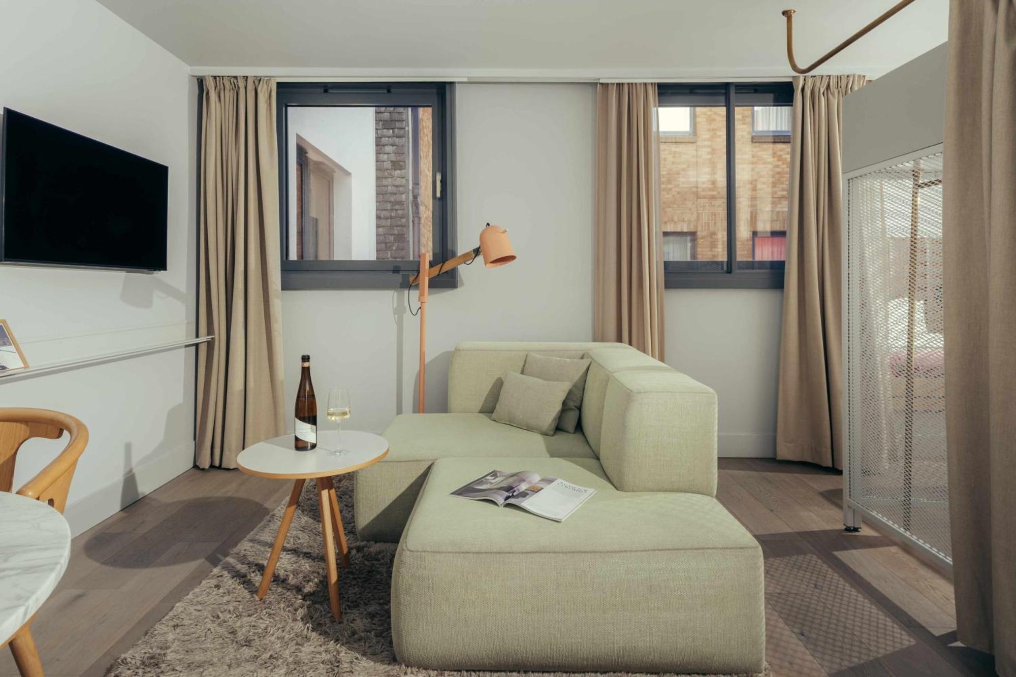Open Plan Suite – Twin