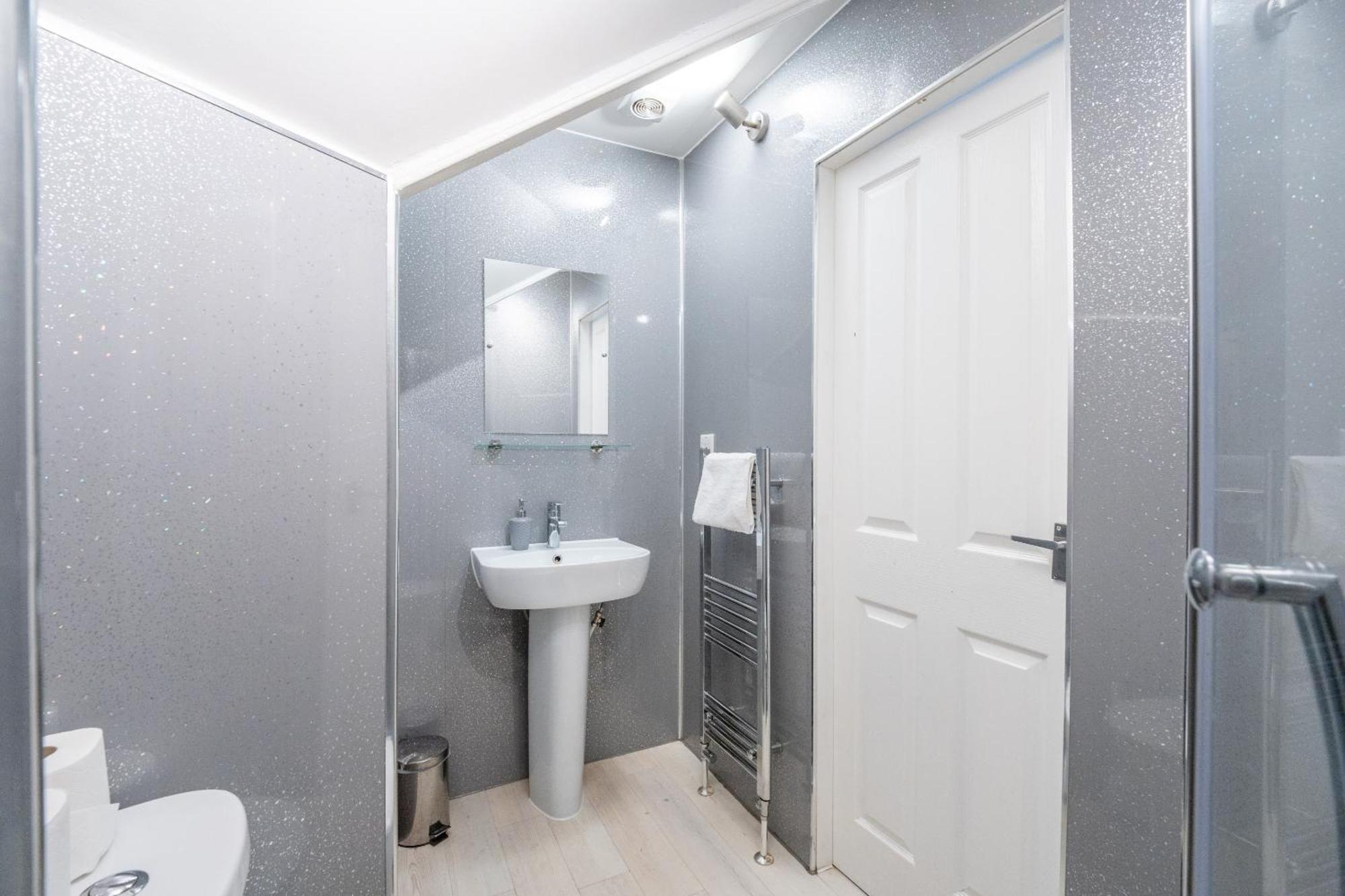 Double Room Private Bathroom