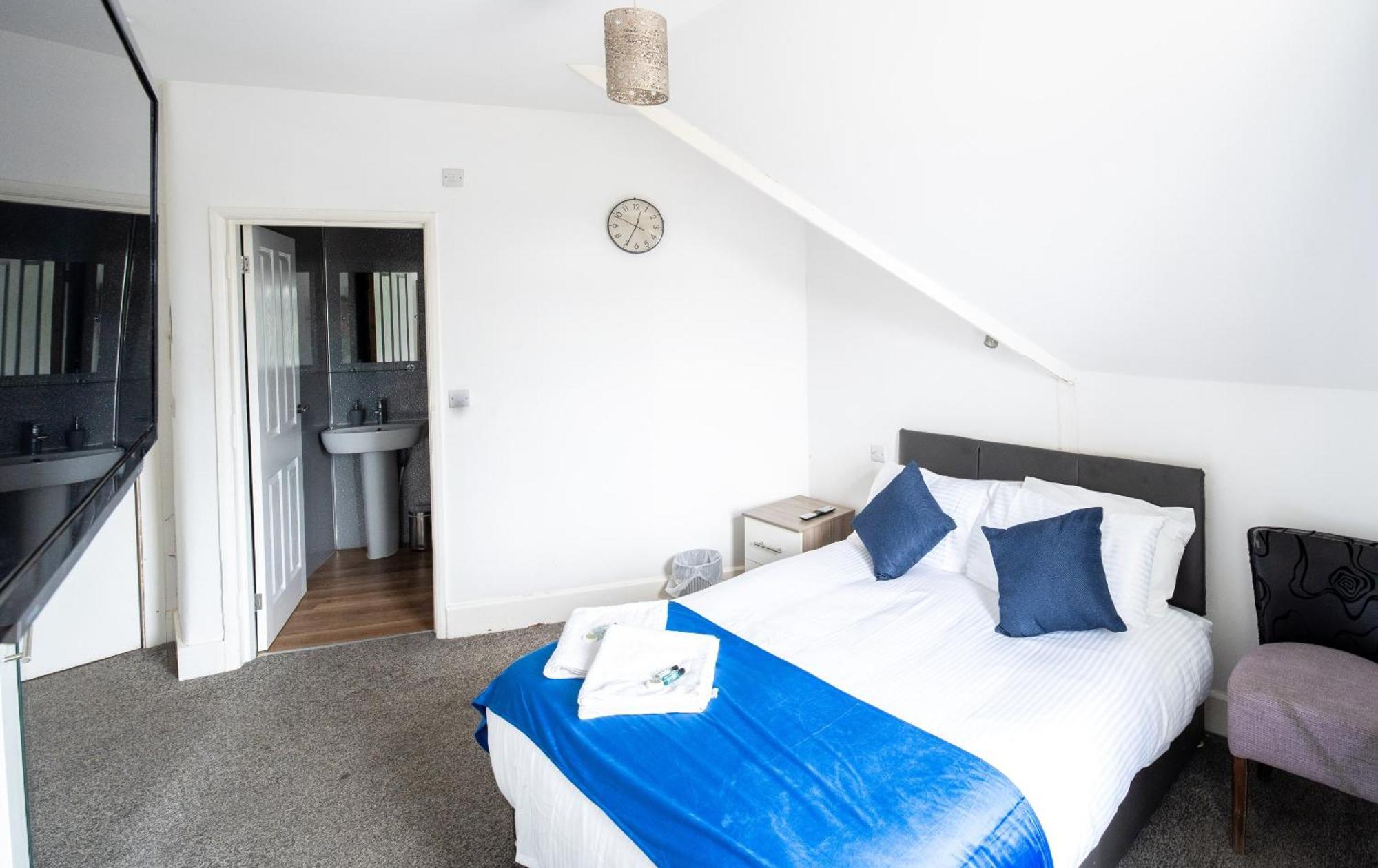 Double Room Private Bathroom