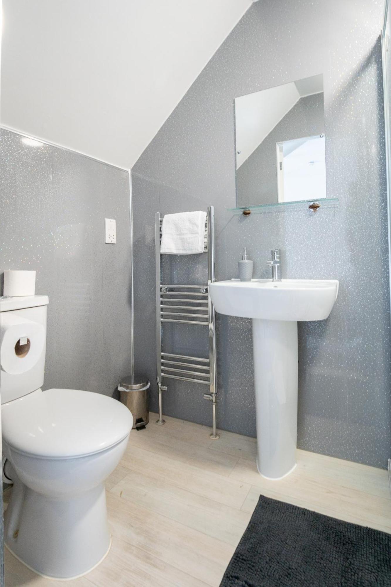 Double Room Private Bathroom