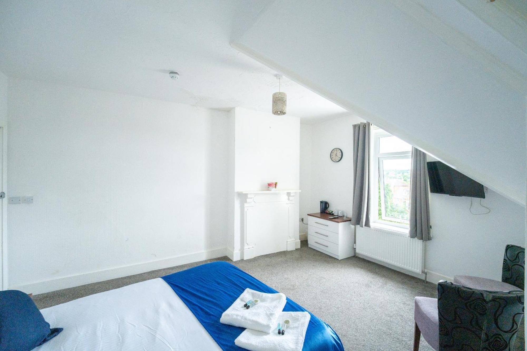 Double Room Private Bathroom
