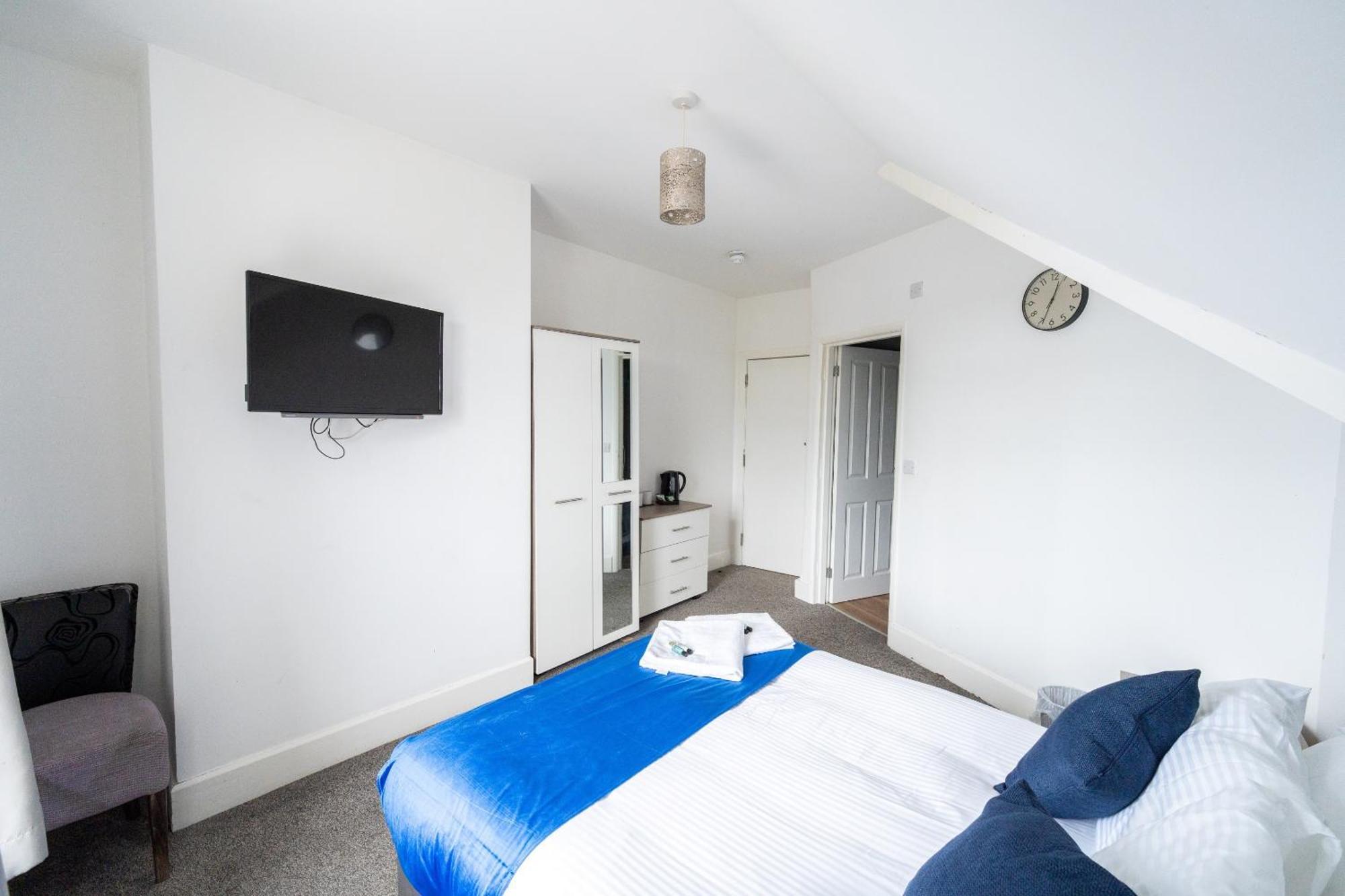 Double Room Private Bathroom