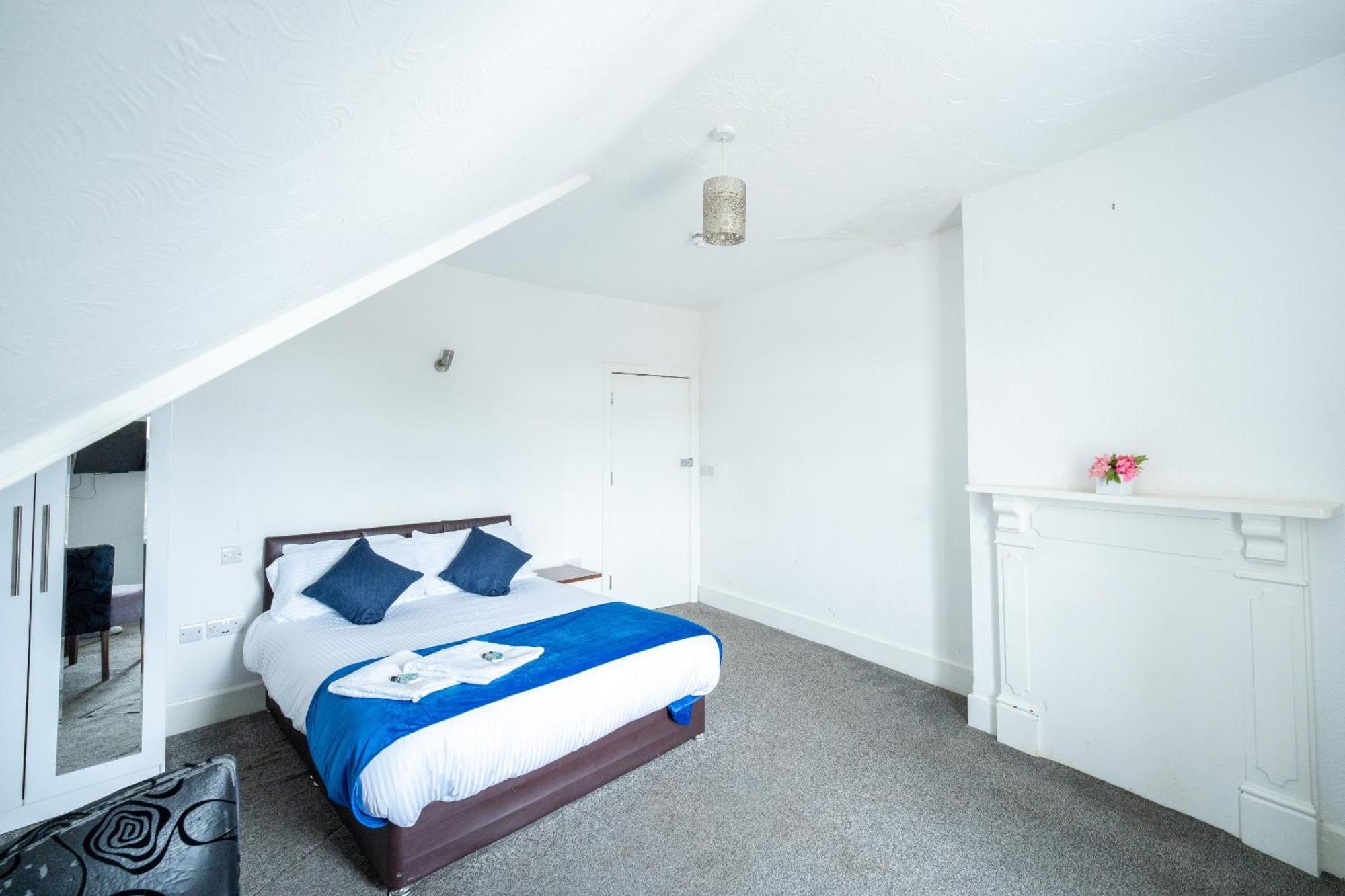 Double Room Private Bathroom