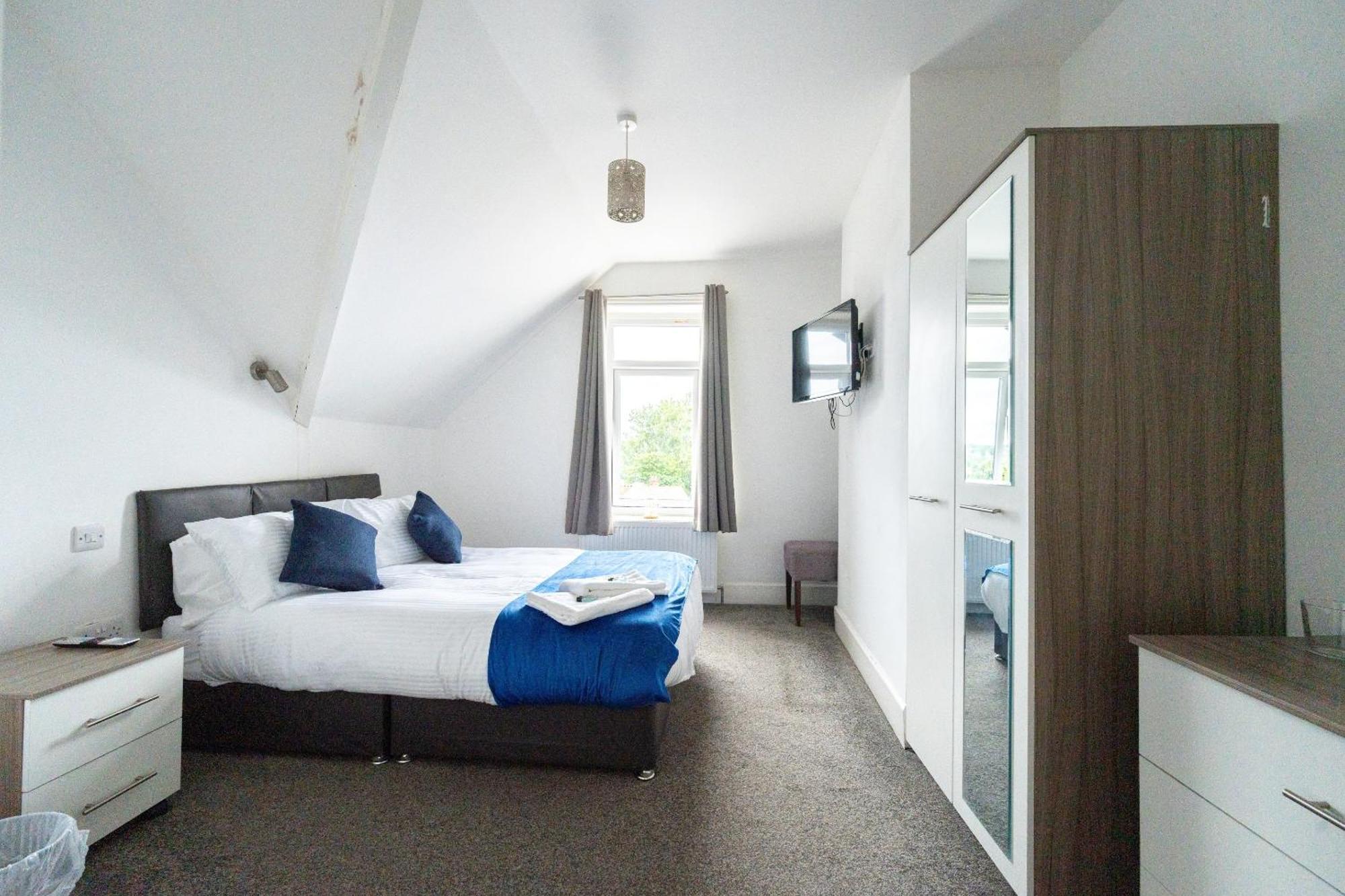 Double Room Private Bathroom