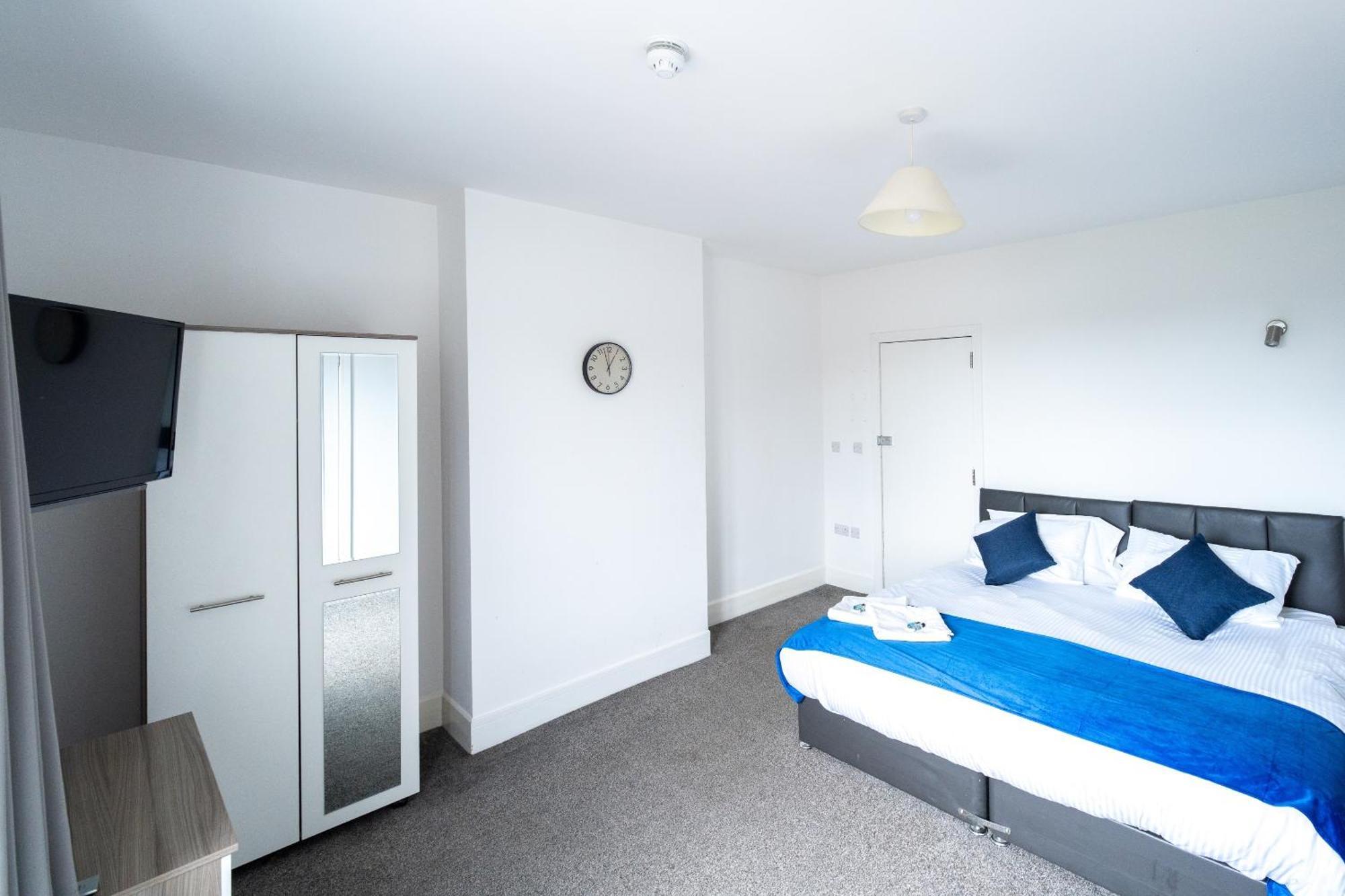 Double Room Private Bathroom