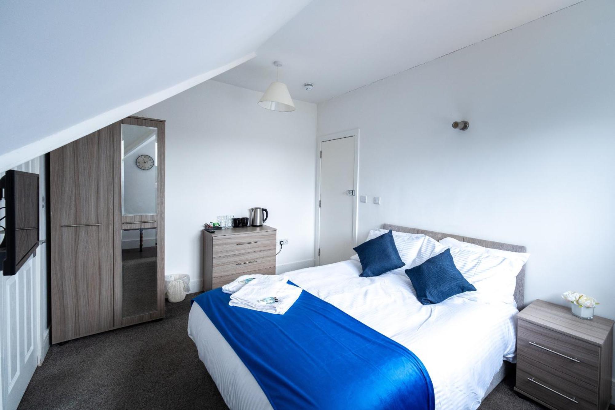 Double Room Private Bathroom