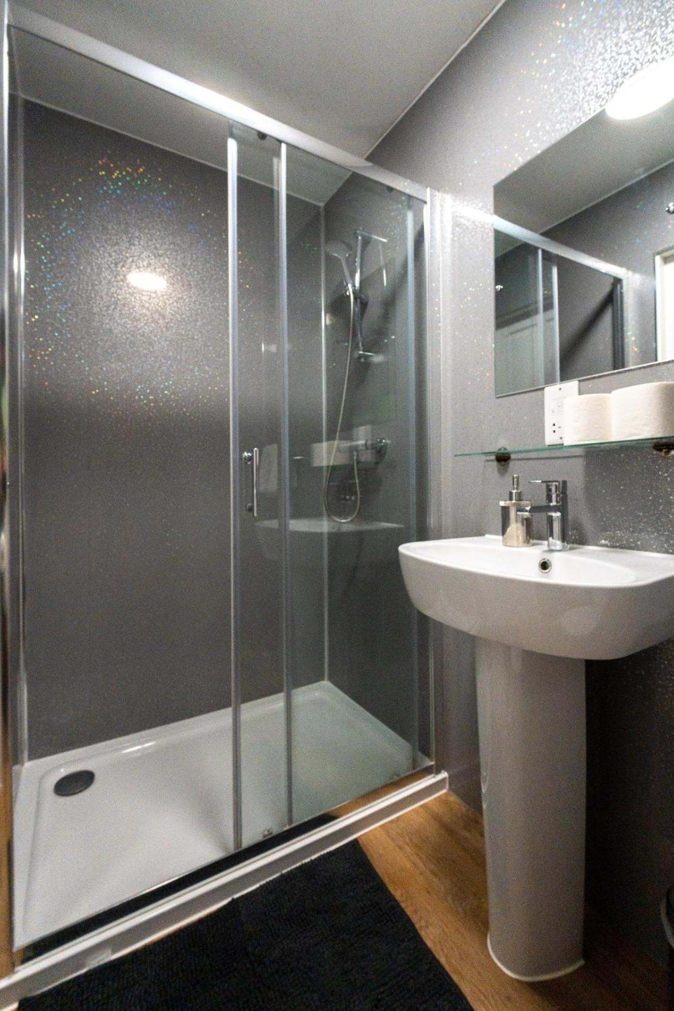 Double Room Private Bathroom