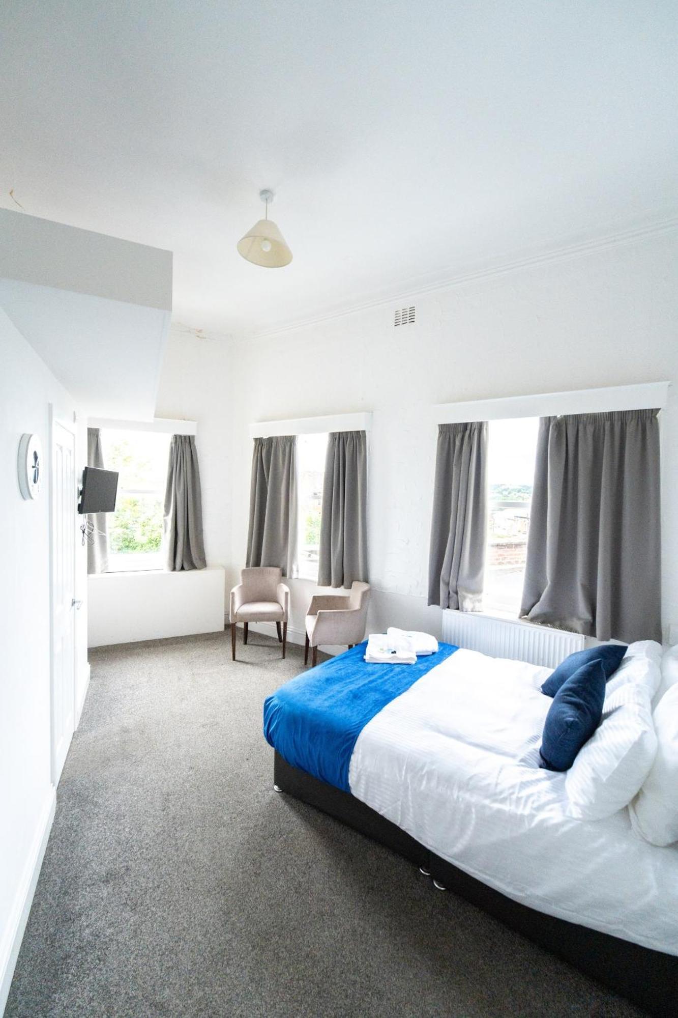 Double Room Private Bathroom