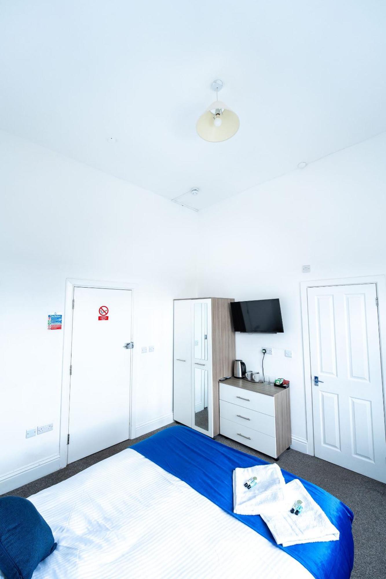 Double Room Private Bathroom