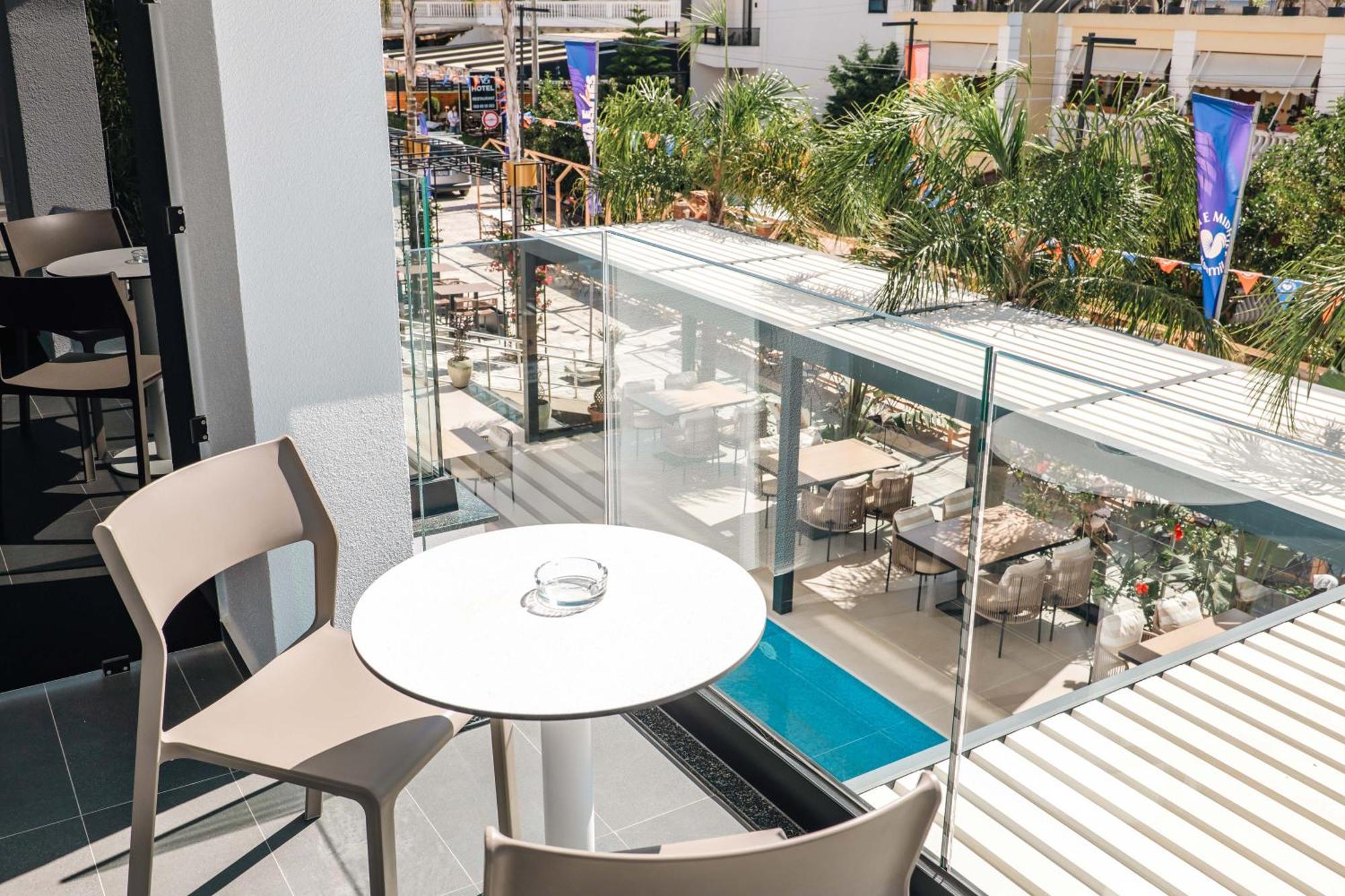 Deluxe Triple Room Balcony