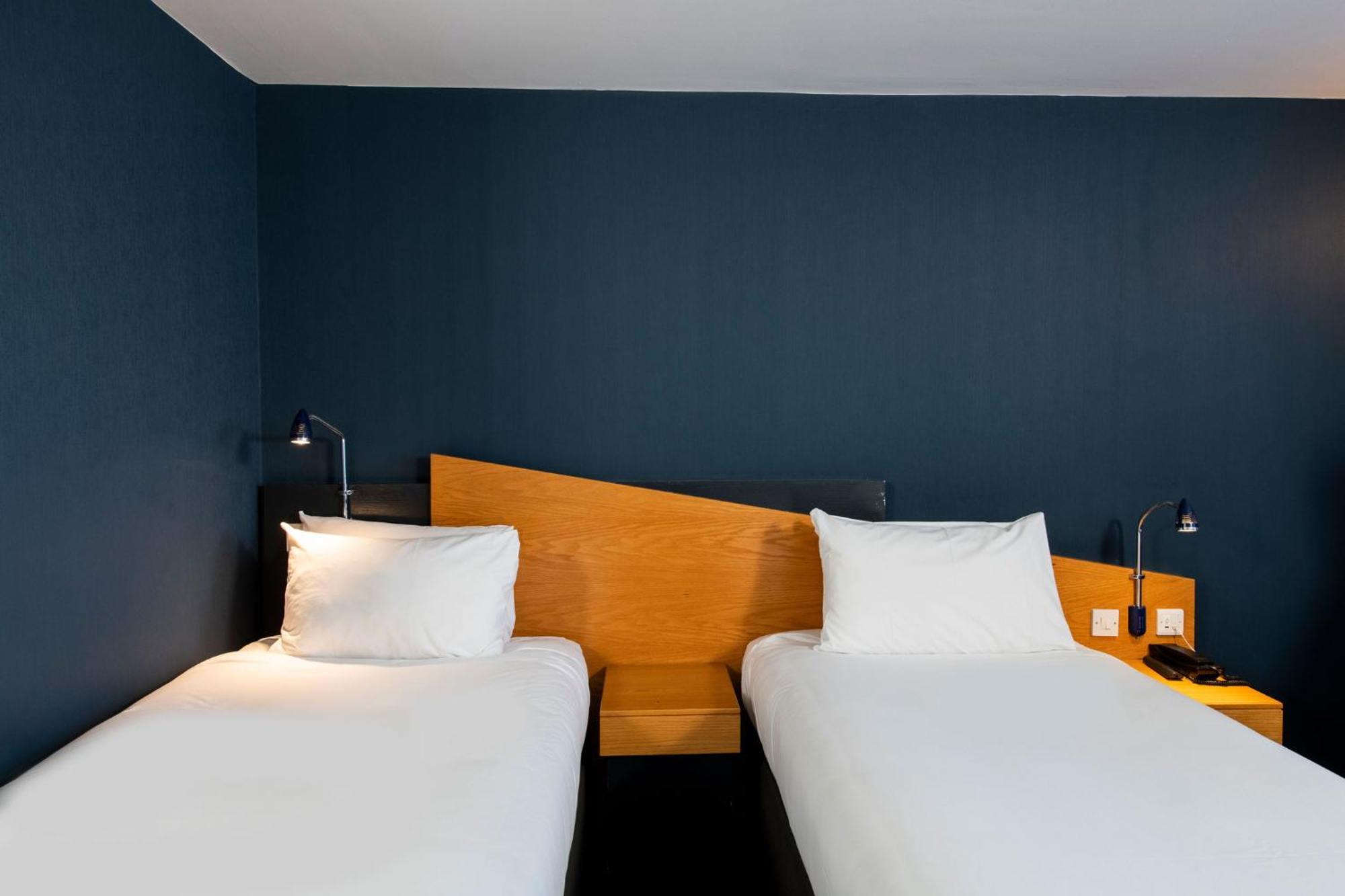 Standard Twin Room Hot Accessible