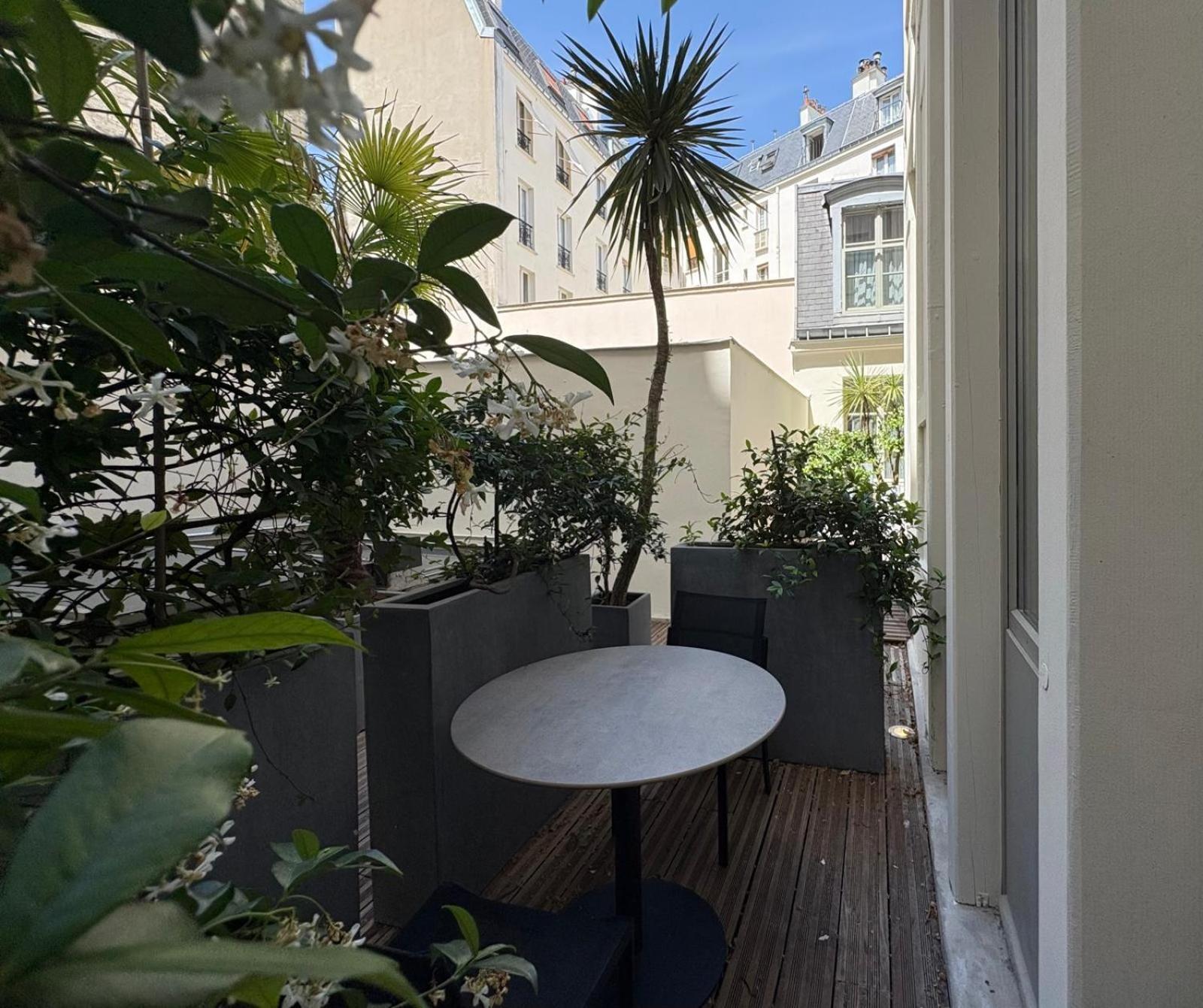 Suite avec kitchenette et coin extérieur