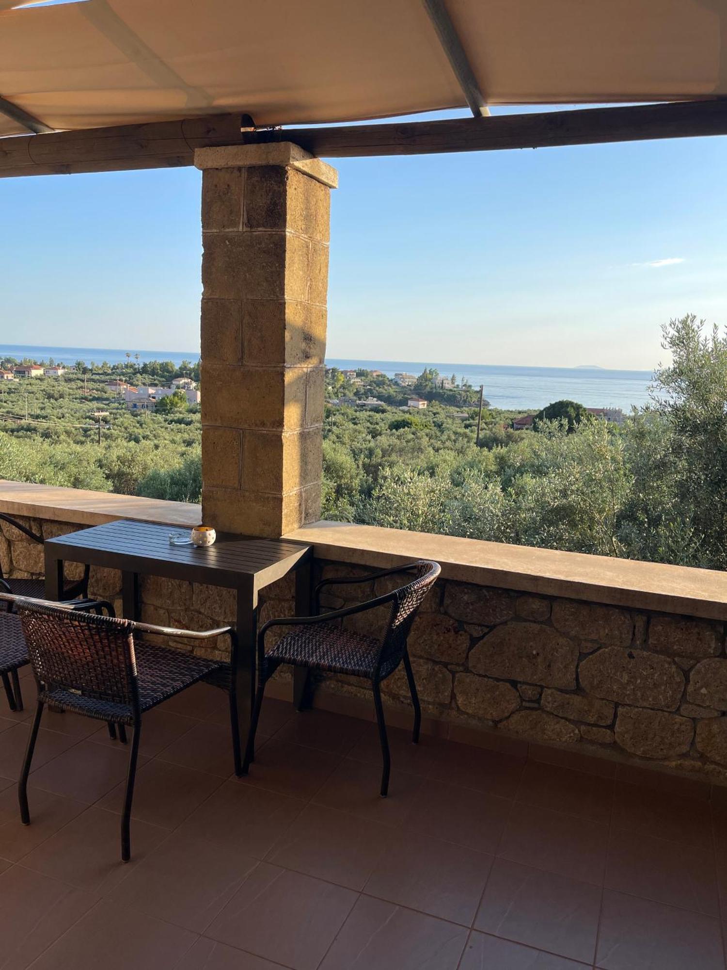 One-Bedroom Apartment Sea View