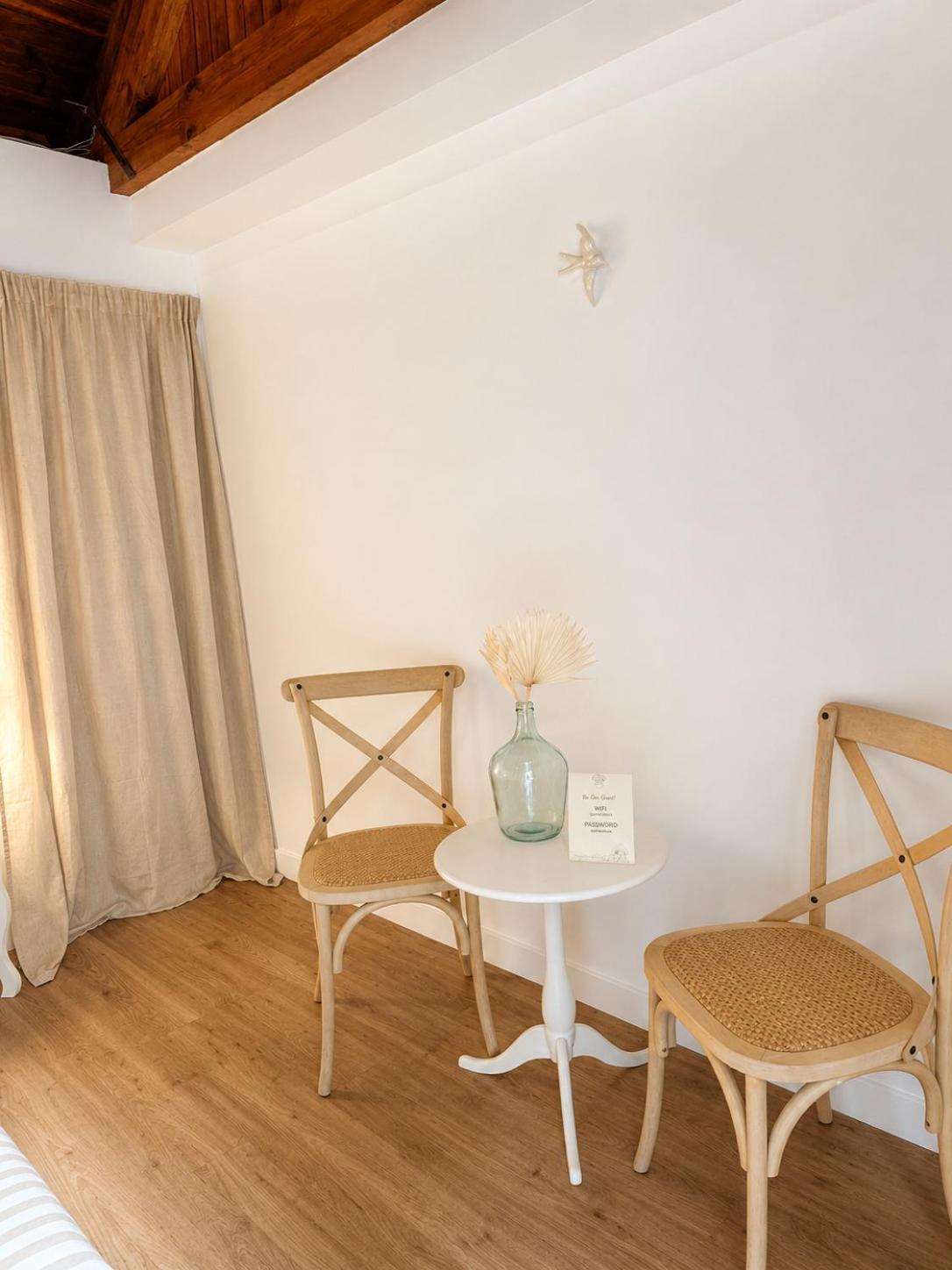 Double Room with Private Bathroom and Garden View